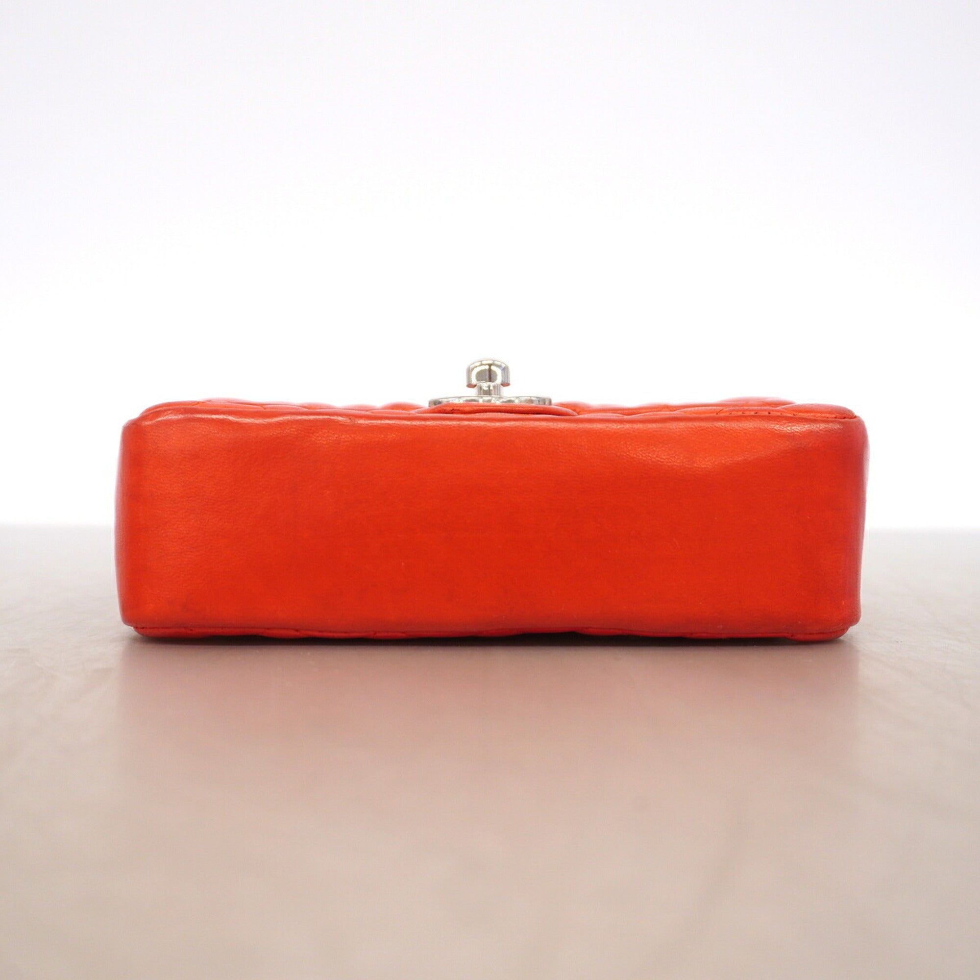 Chanel Red Color Leather Shoulder Bag (Pre-Owned)
