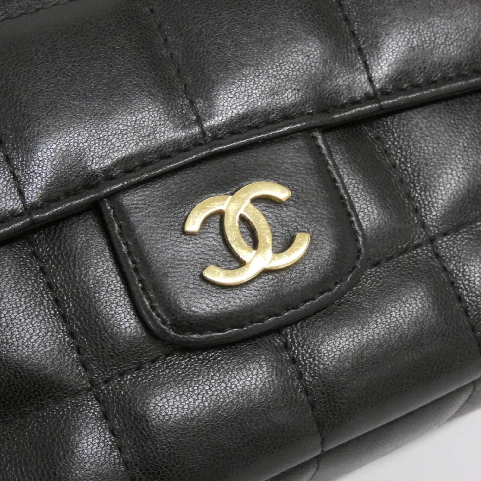 Chanel Black Leather Shoulder Bag (Pre-Owned)
