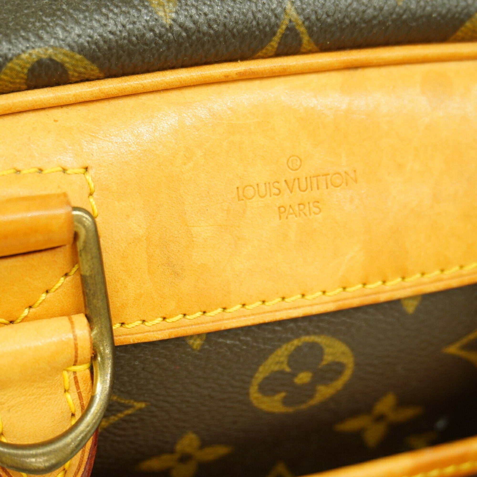Louis Vuitton Brown Handbag (Pre-Owned)