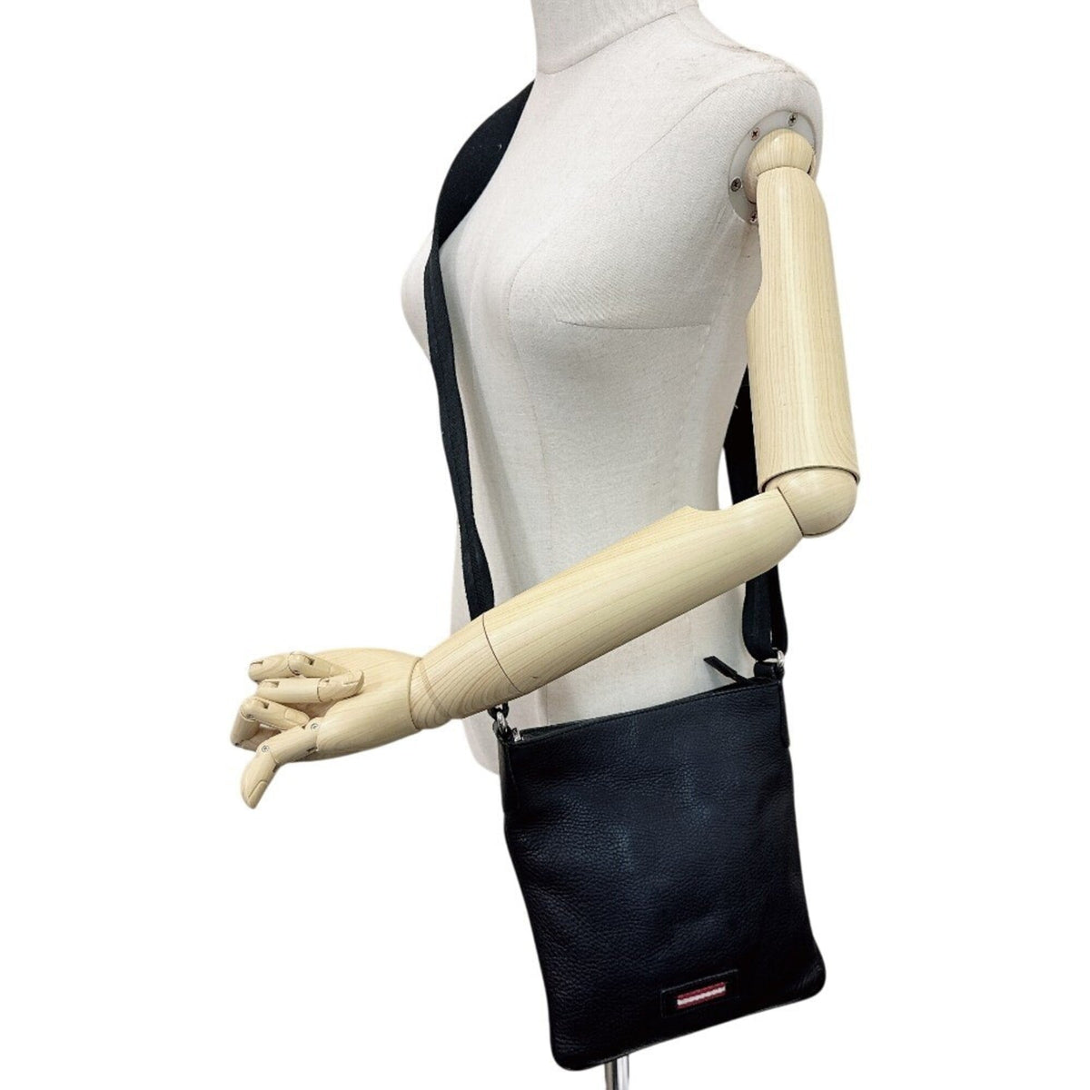 Bally Black Leather Pochette Shoulder Bag (Pre-Owned)