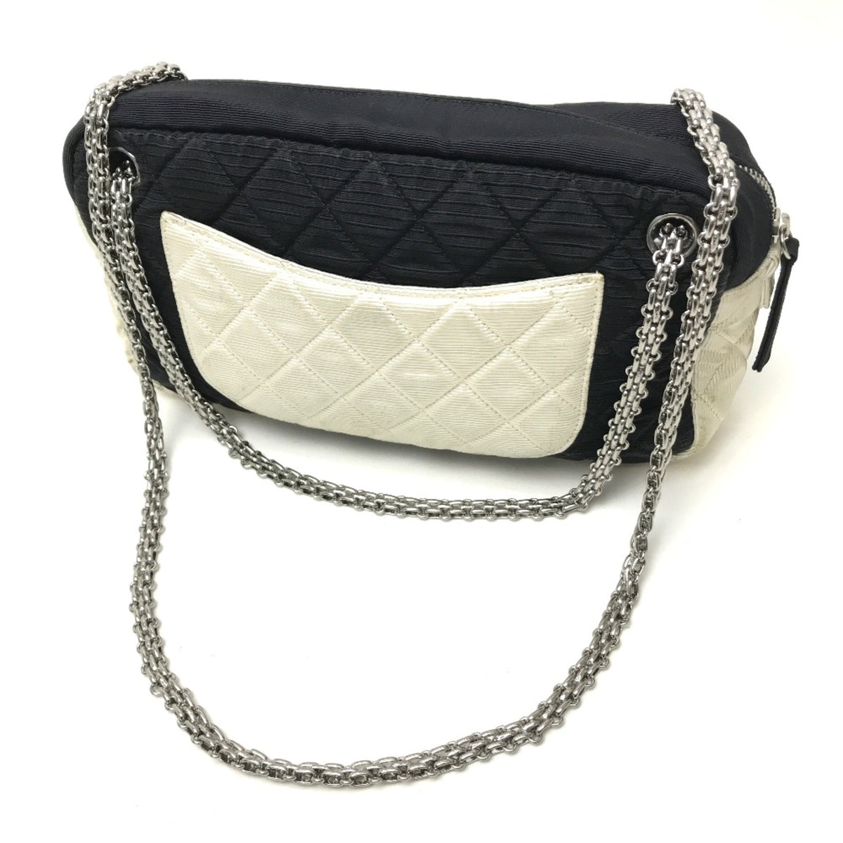 Chanel Black Cloth Shoulder Bag (Pre-Owned)