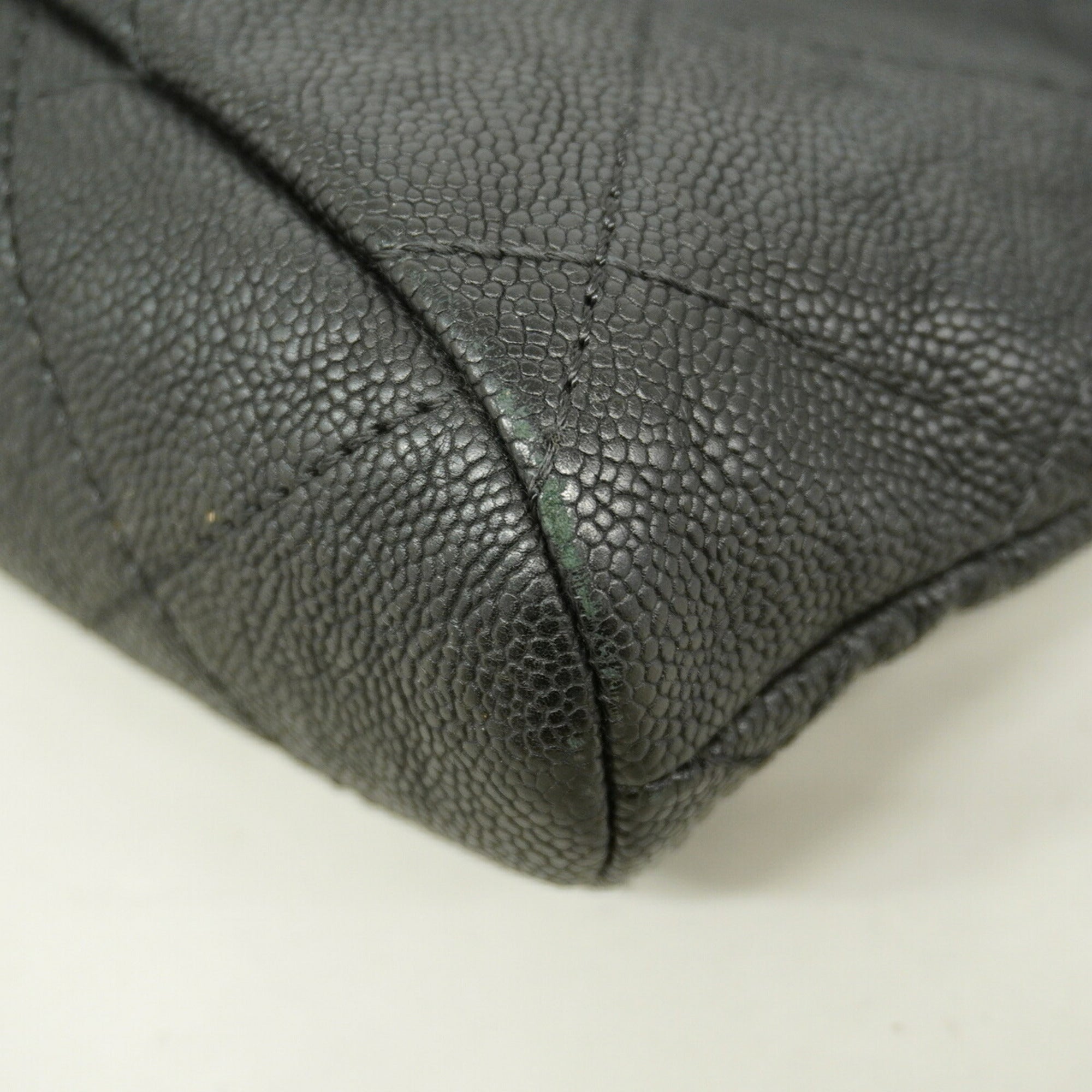 Chanel Black Grained Calfskin Tote Bag (Pre-Owned)