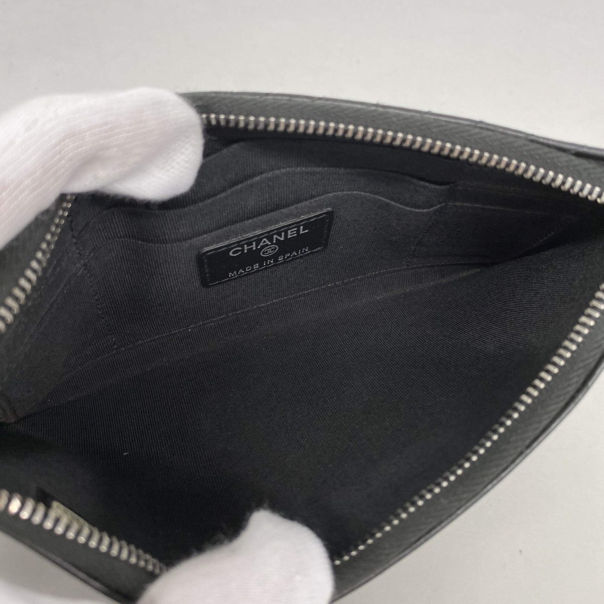 Chanel Black Leather Long Wallet (Bi-Fold) (Pre-Owned)