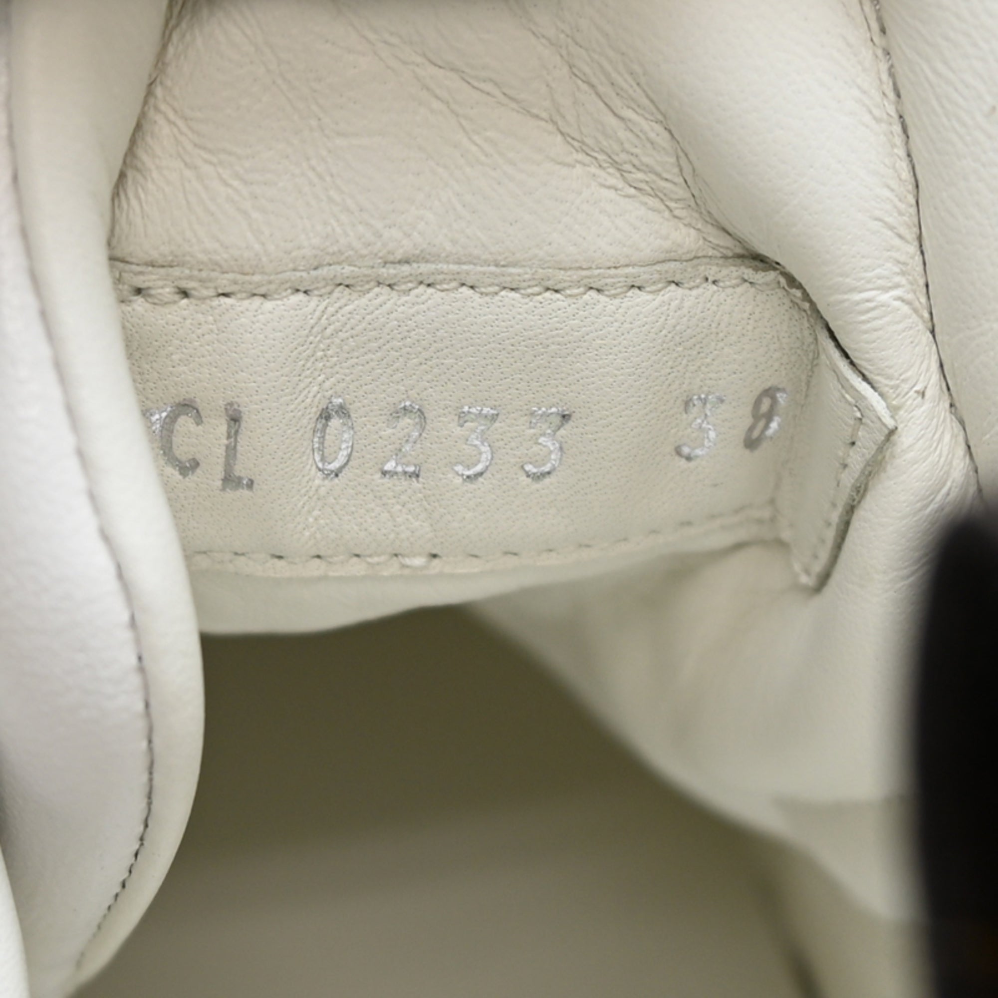 Louis Vuitton Beige White Sneakers (Pre-Owned)