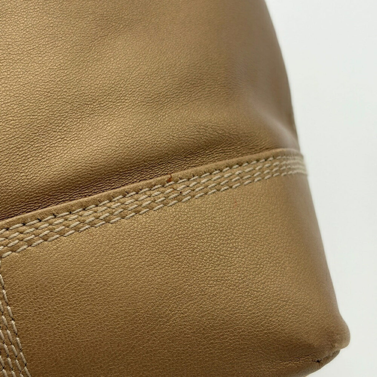 Loewe Gold Leather Tote Bag (Pre-Owned)