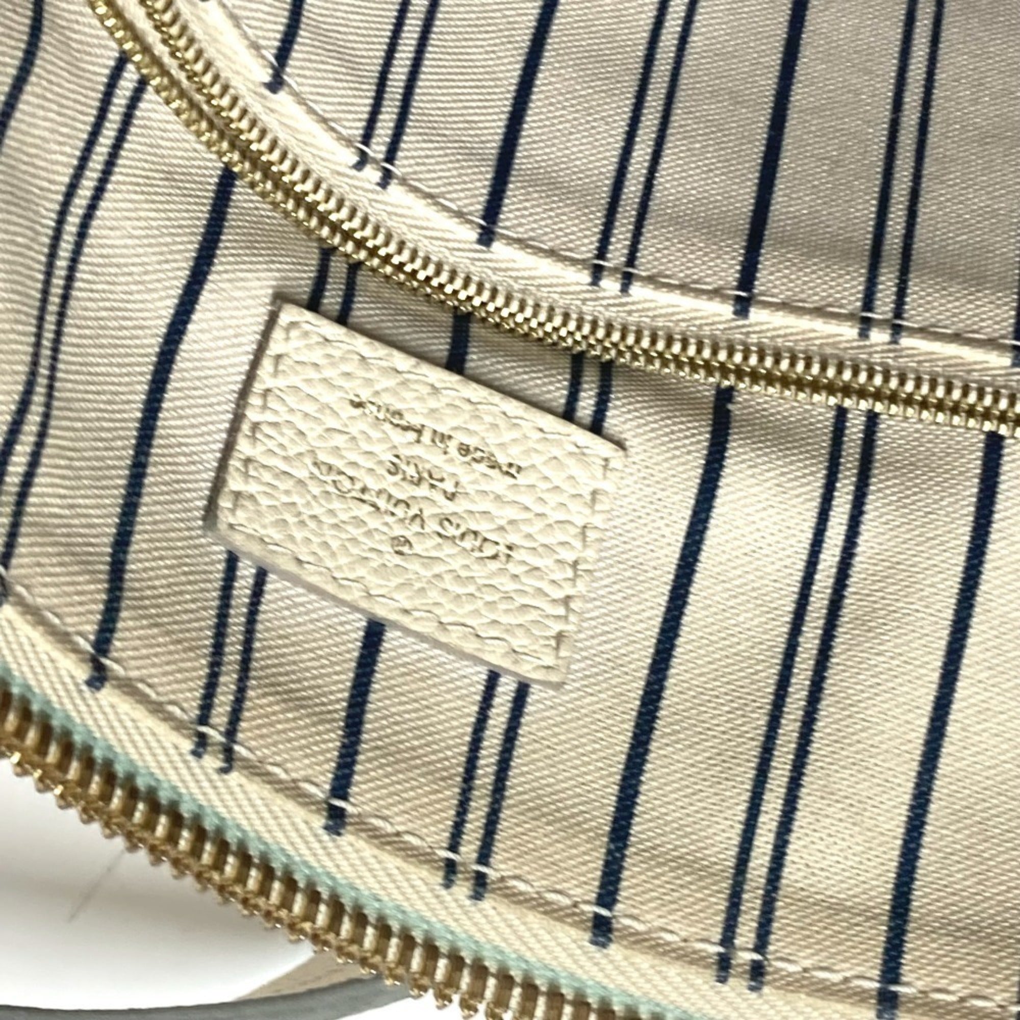 Louis Vuitton Neige White Monogram Empreinte Shoulder Bag Tote Bag (Pre-Owned)