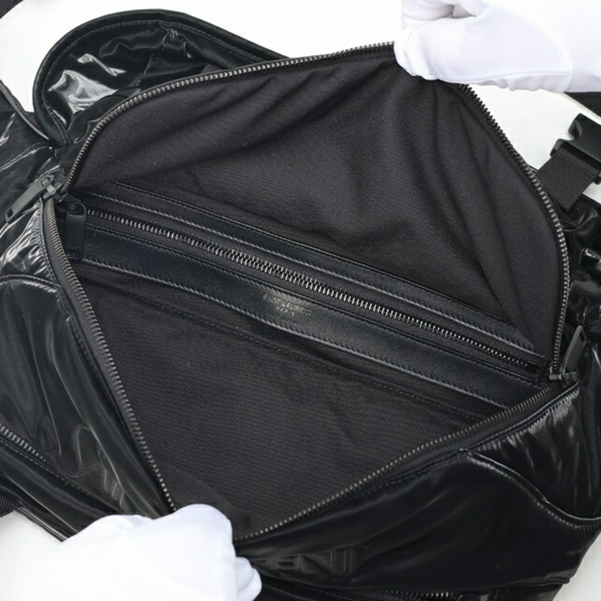 Saint Laurent Black Nylon Sling Bag (Pre-Owned)