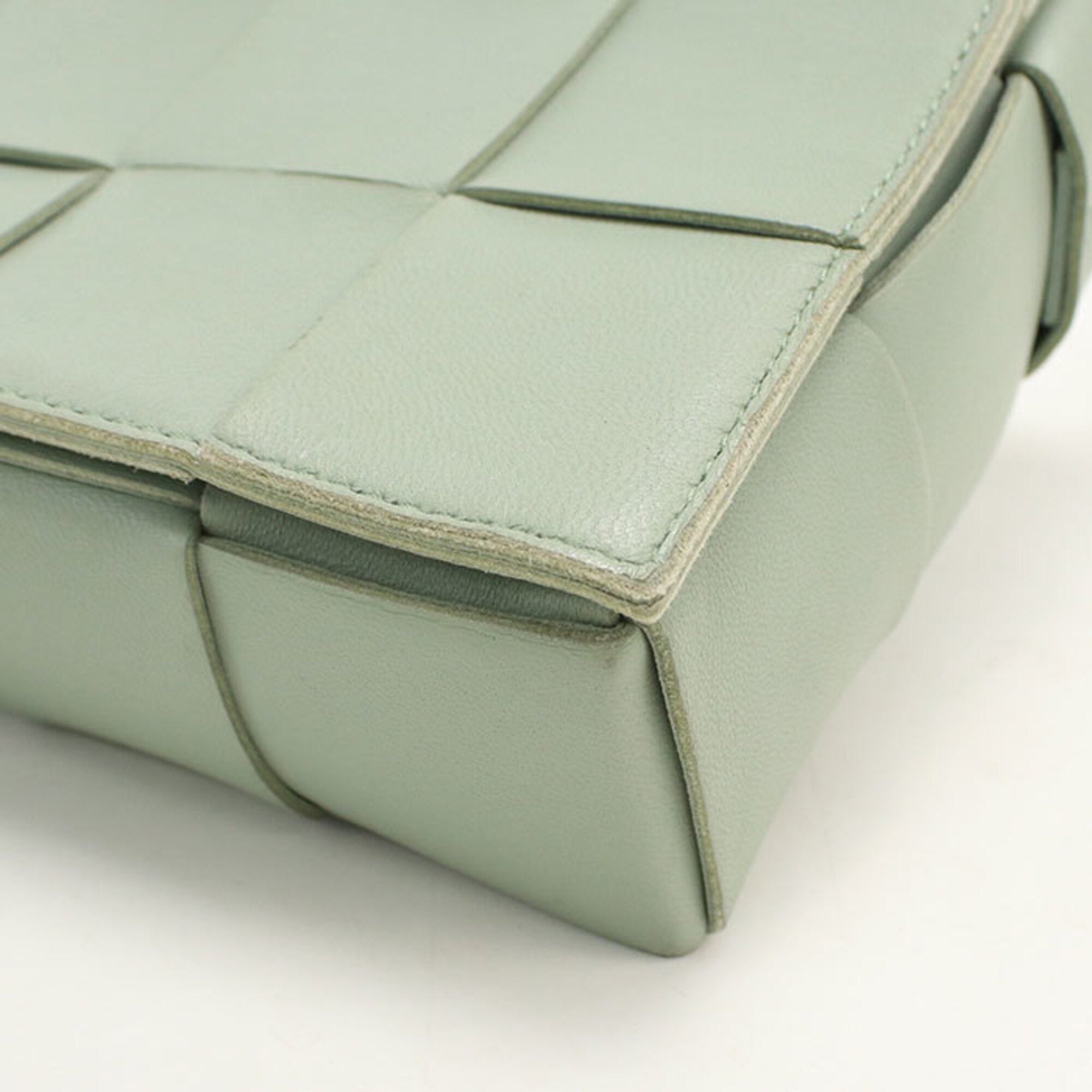 Bottega Veneta Green Leather Shoulder Bag (Pre-Owned)