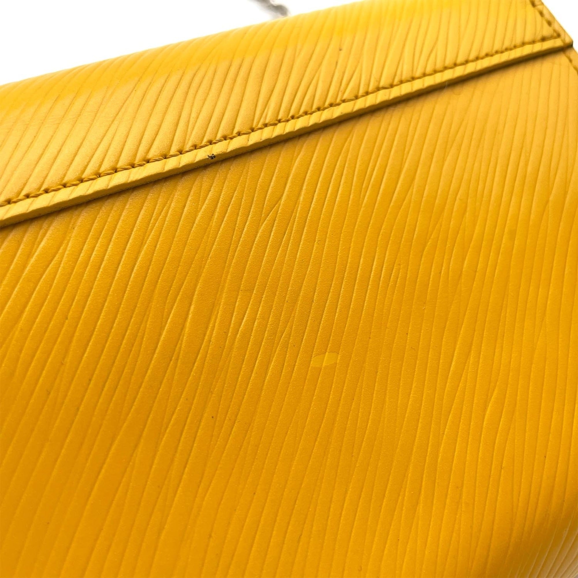 Louis Vuitton Yellow Epi Leather Shoulder Bag (Pre-Owned)
