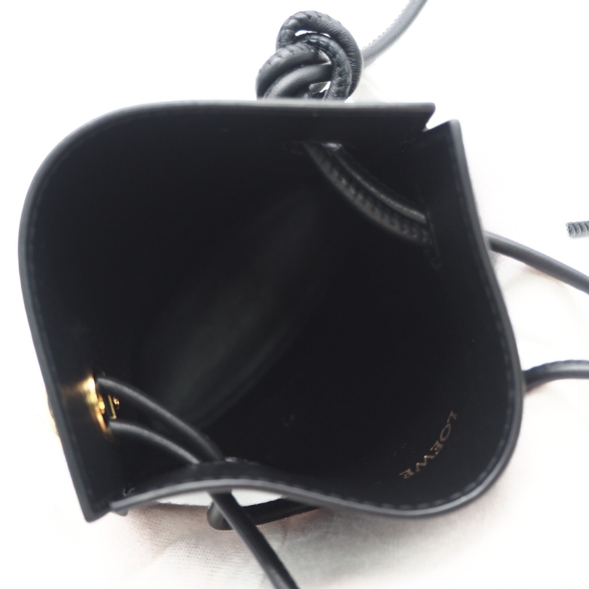 Loewe Black Leather Shoulder Bag (Pre-Owned)