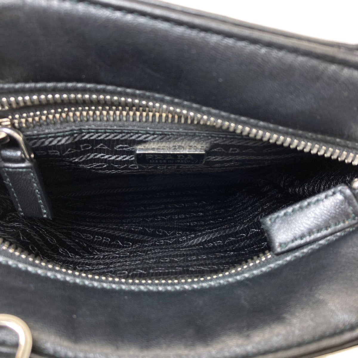 Prada Black Handbag (Pre-Owned)