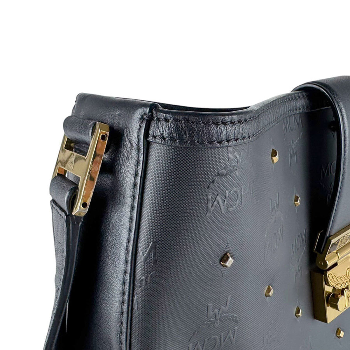 Mcm Black Coated Canvas Leather Shoulder Bag (Pre-Owned)