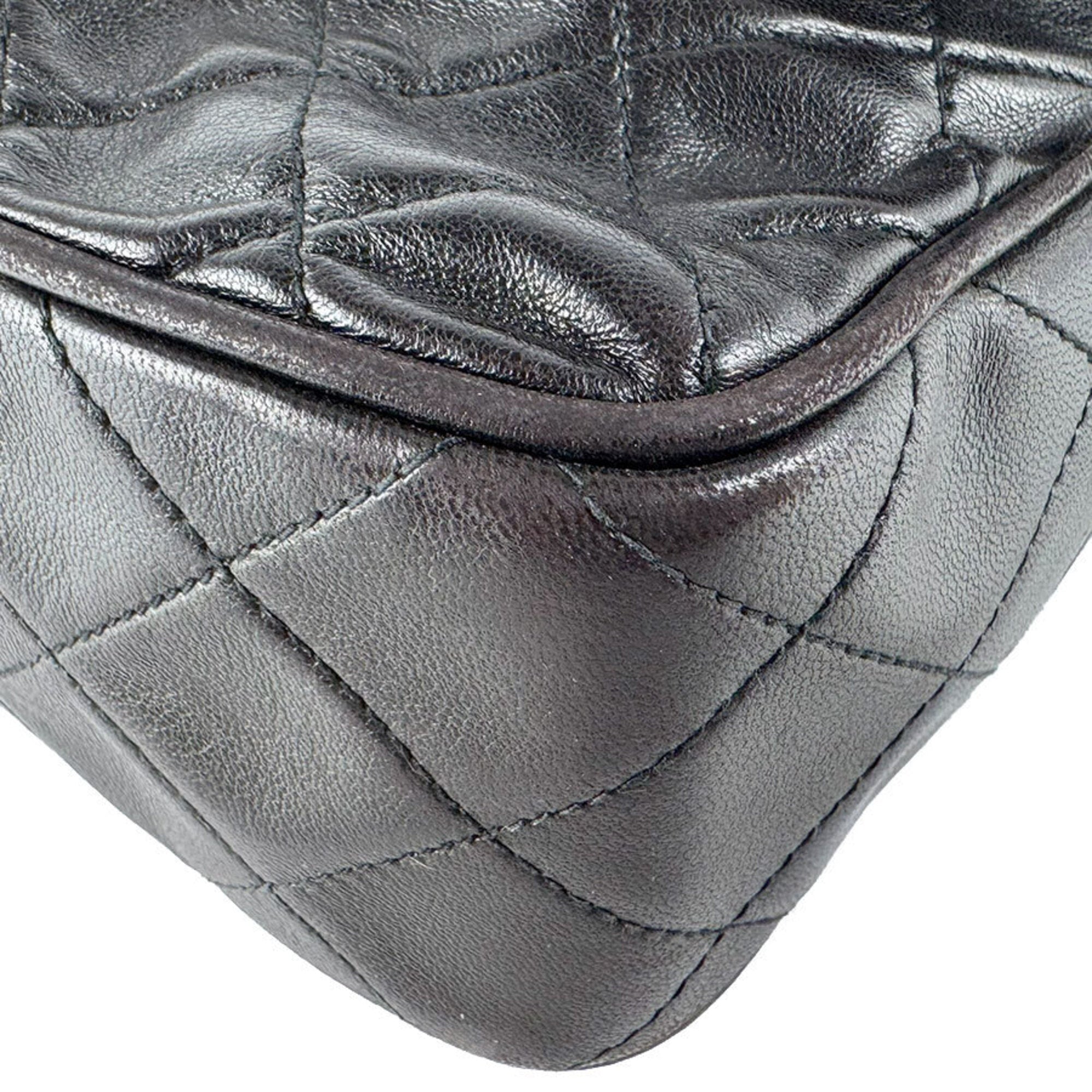 Chanel Black Leather Shoulder Bag (Pre-Owned)