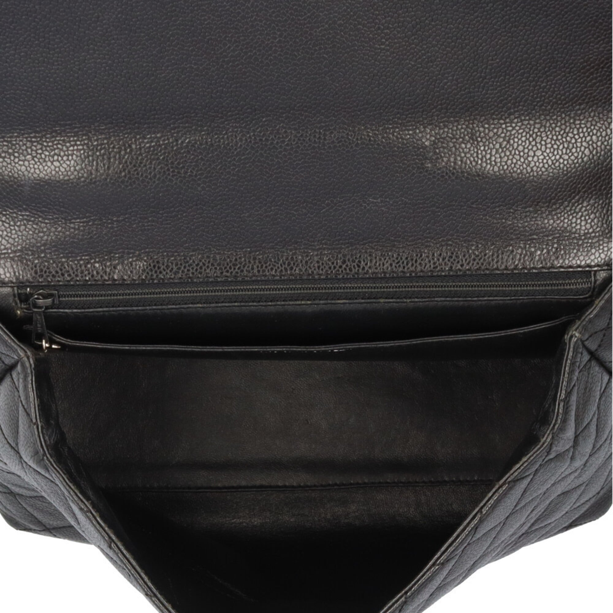 Chanel Matelasse Black Grained Calfskin Handbag (Pre-Owned)
