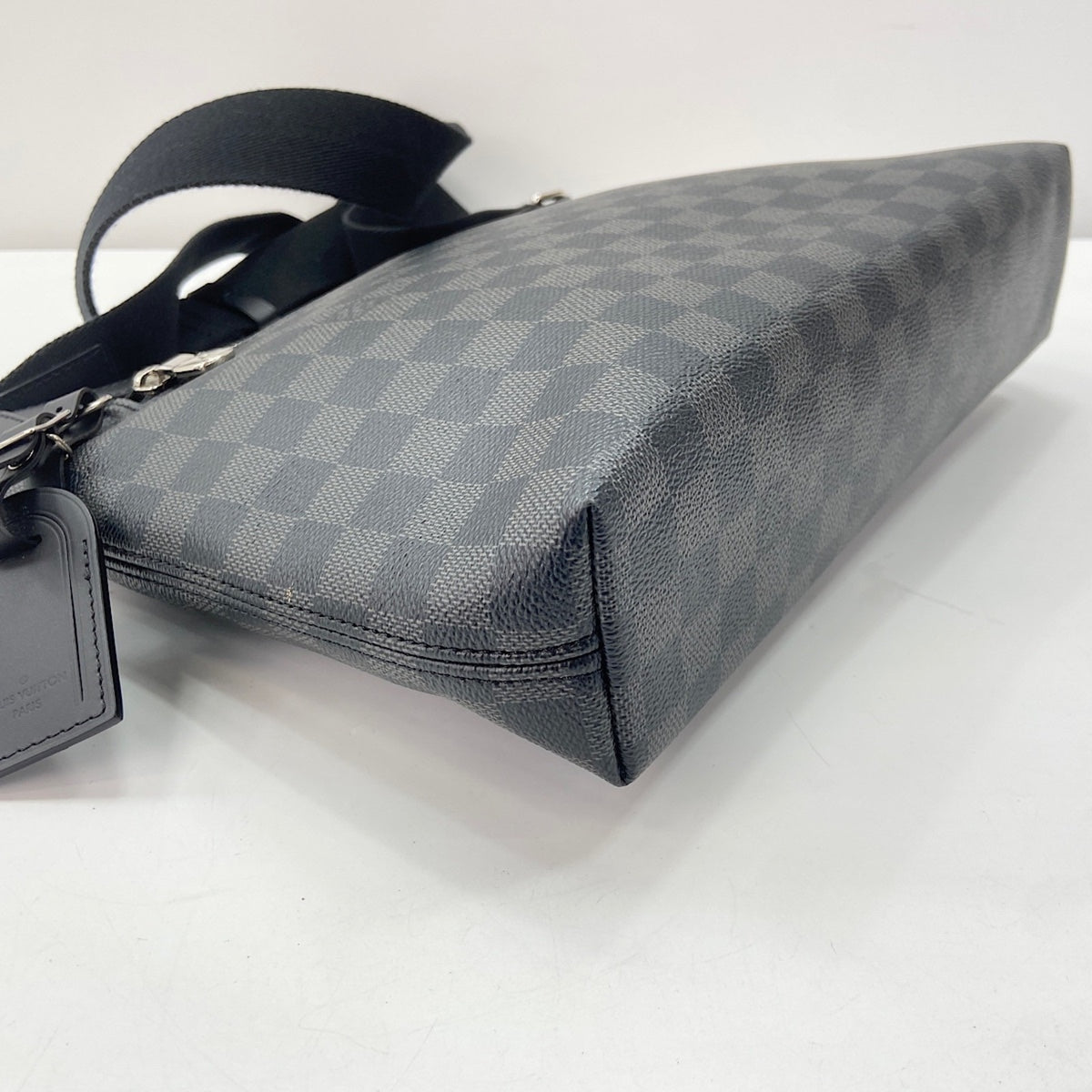 Louis Vuitton Black Shoulder Bag (Pre-Owned)