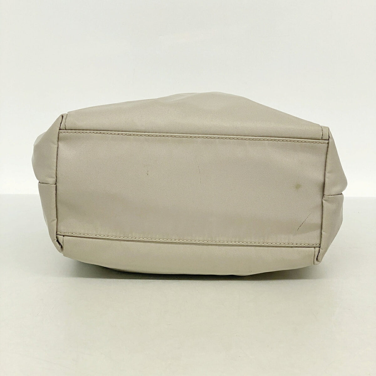 Salvatore Ferragamo Gray Nylon Handbag (Pre-Owned)