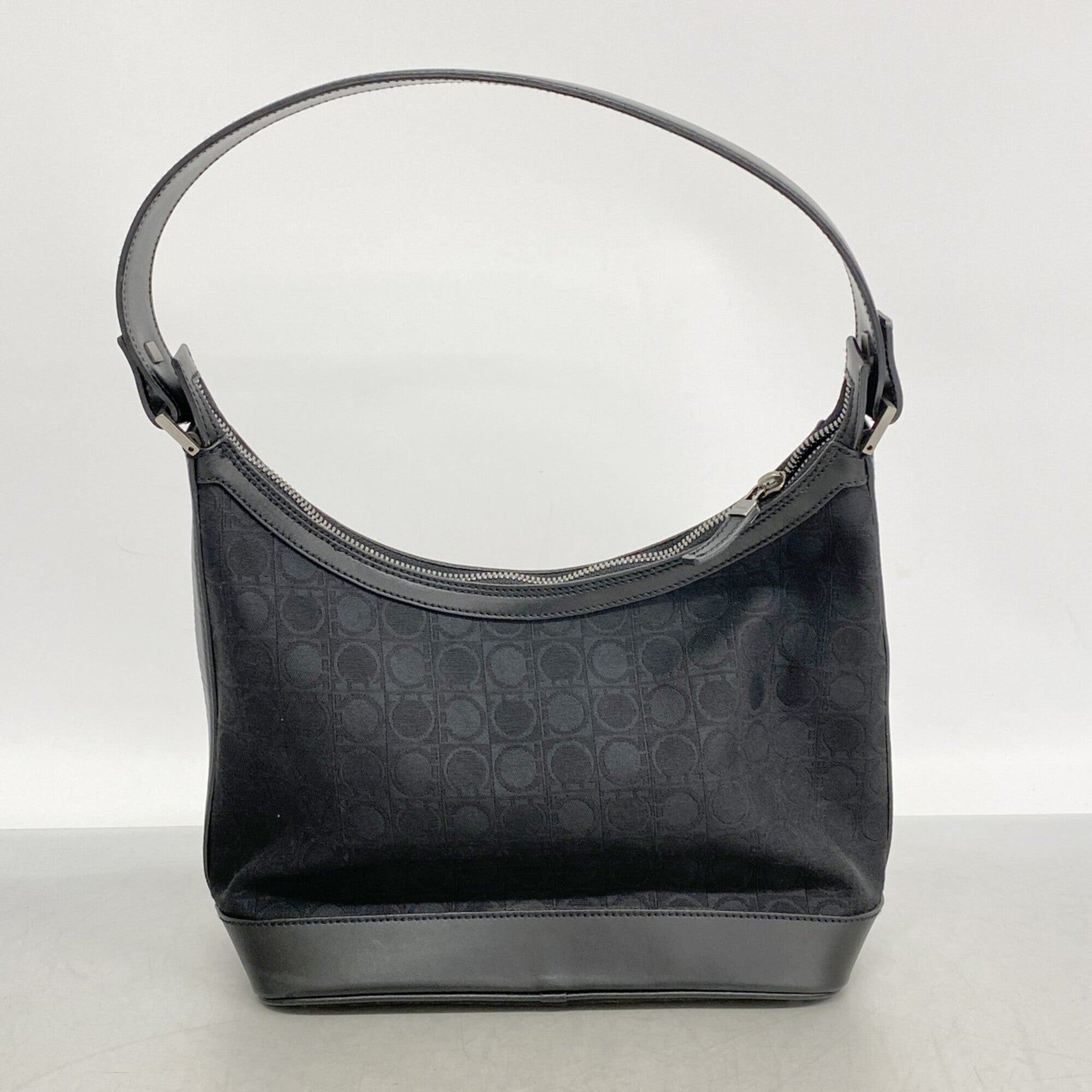 Salvatore Ferragamo Black Canvas Shoulder Bag (Pre-Owned)