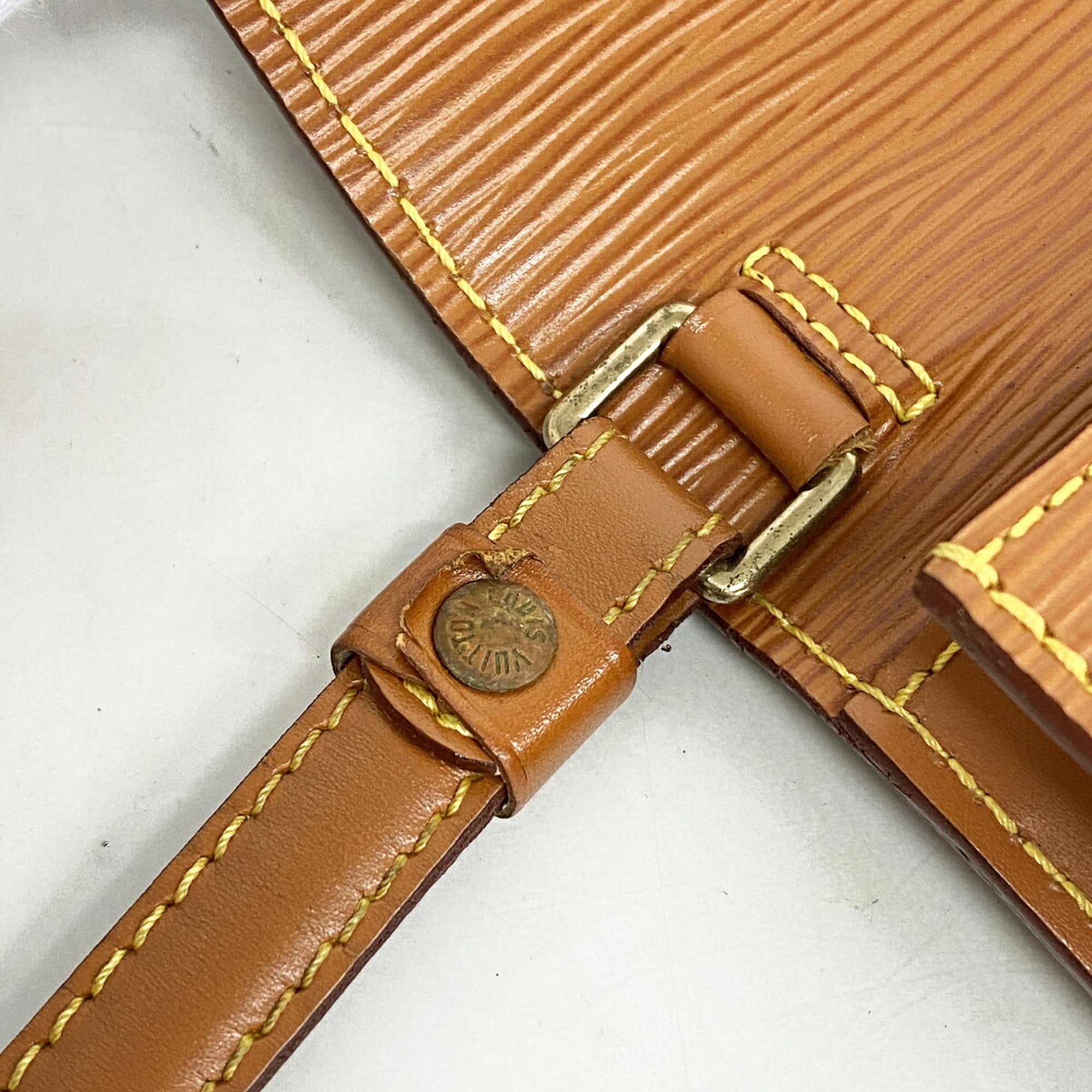 Louis Vuitton Gold Cipango Clutch Bag (Pre-Owned)