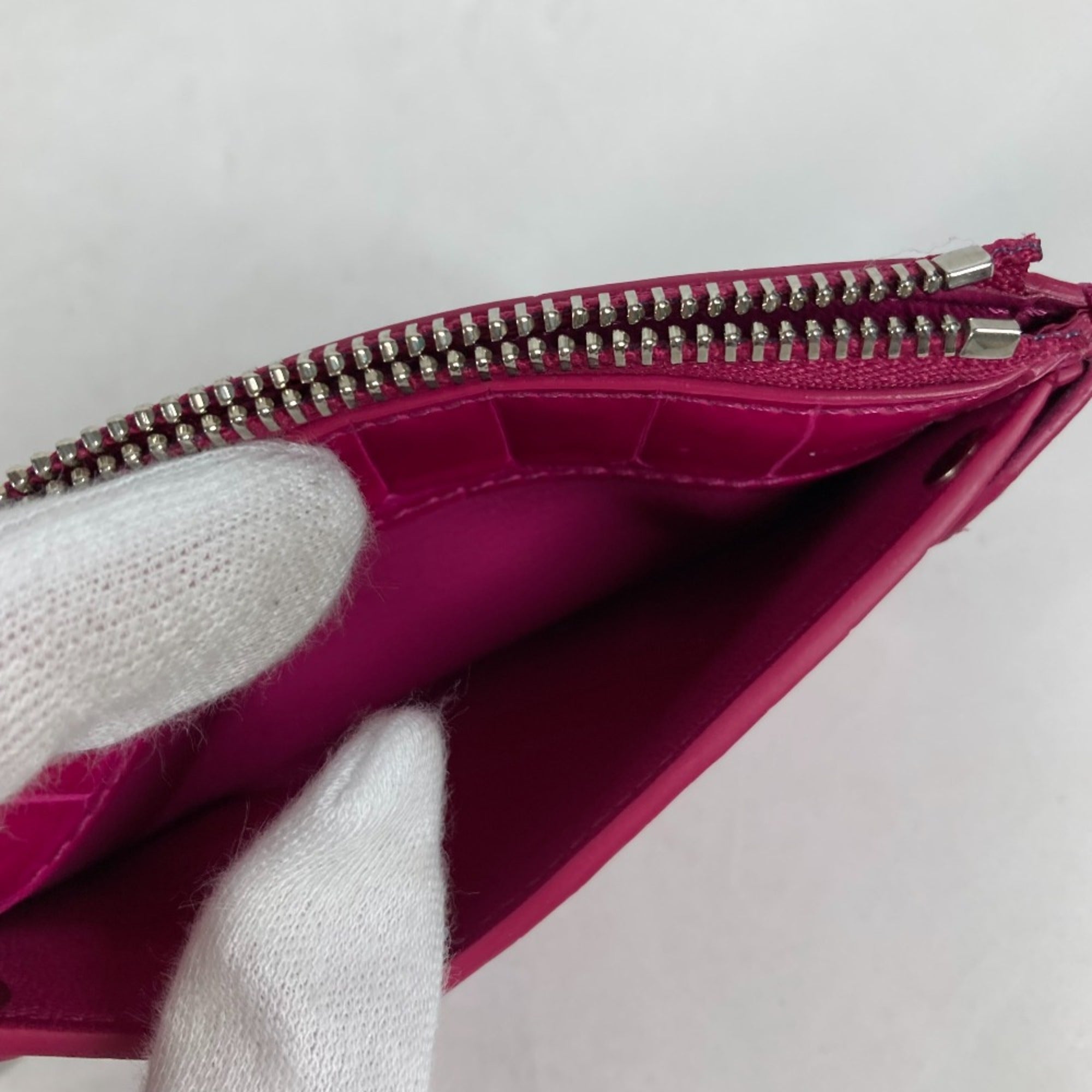 Louis Vuitton Pink Other Coin Purse/Coin Case (Pre-Owned)