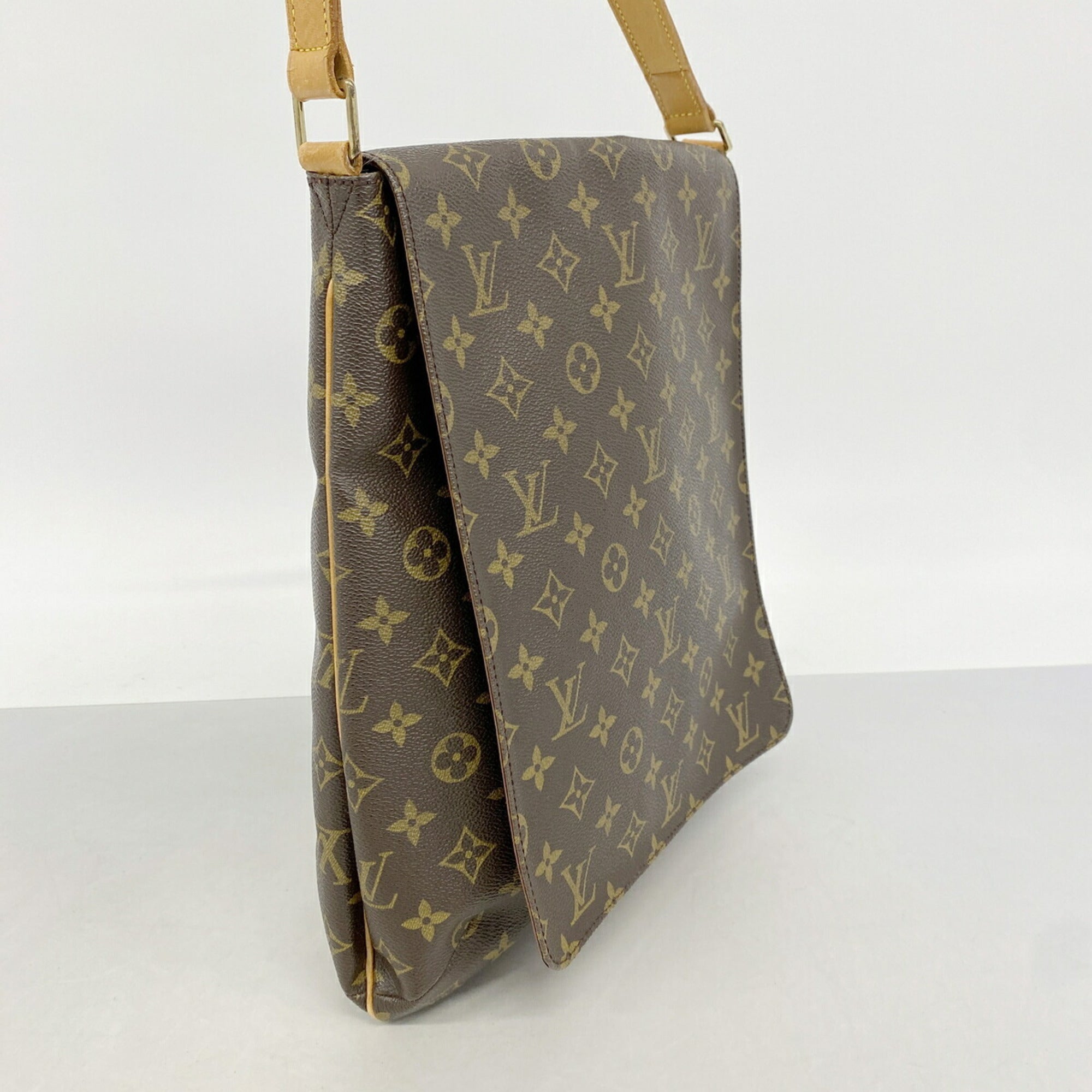 Louis Vuitton Brown Shoulder Bag (Pre-Owned)
