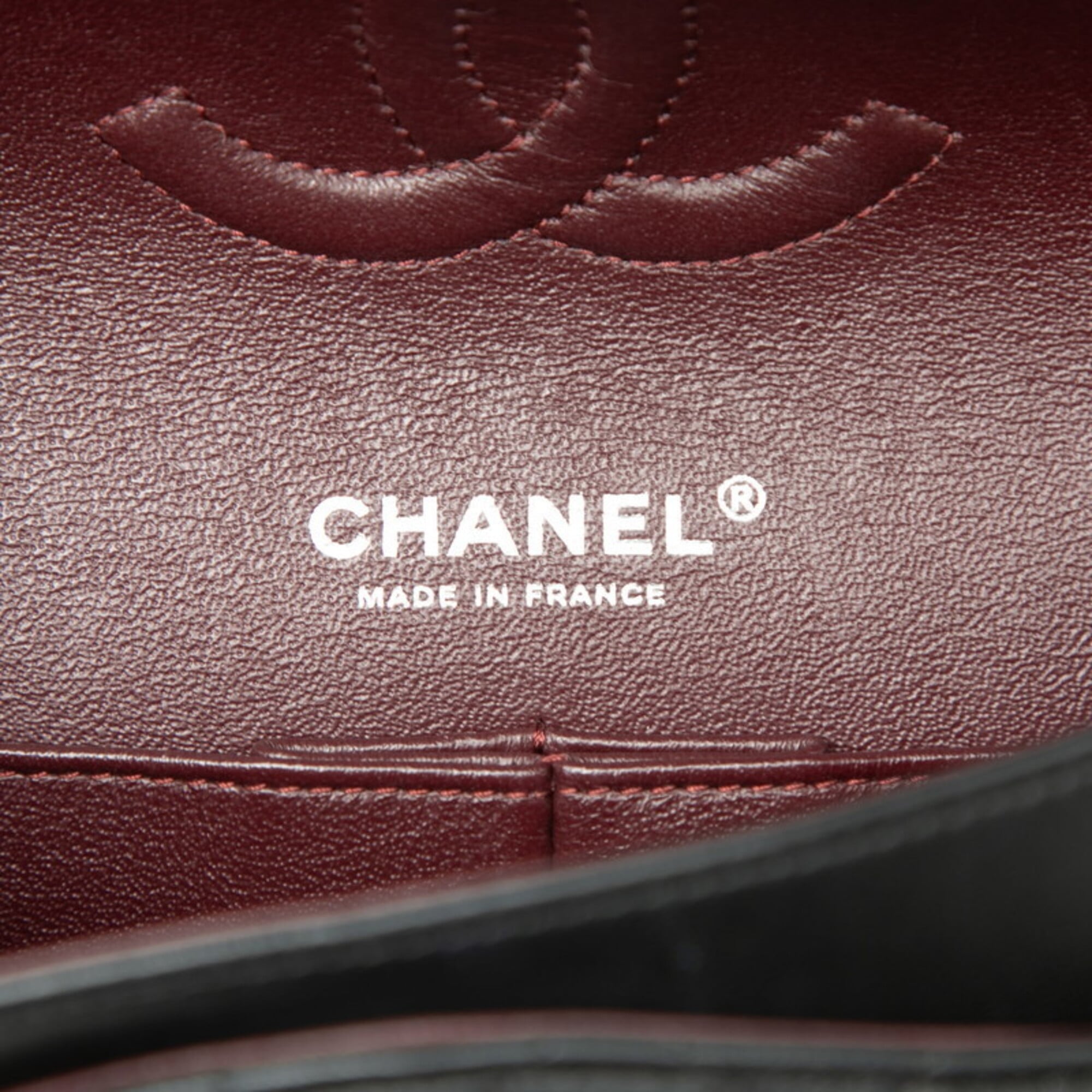 Chanel Black Leather Shoulder Bag (Pre-Owned)