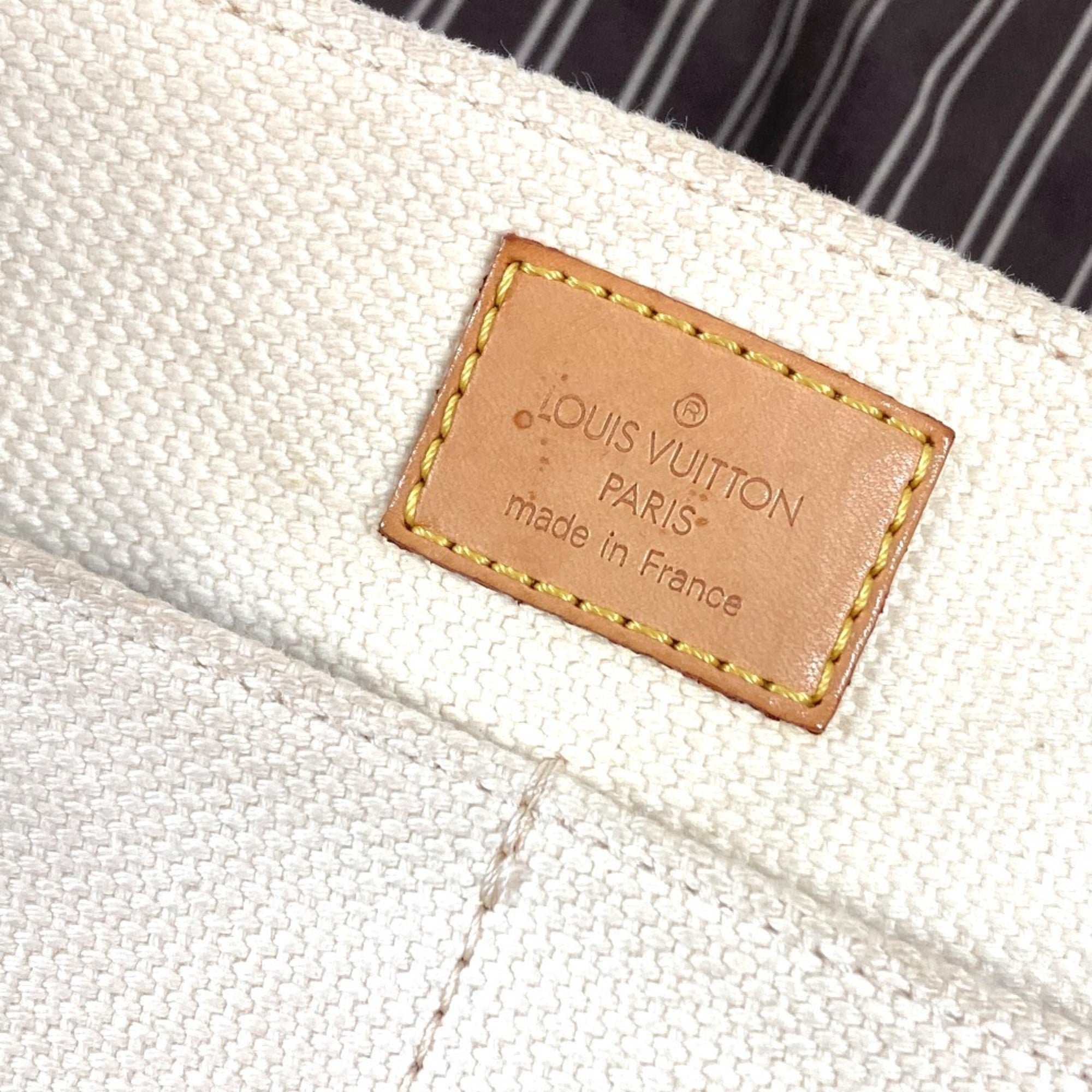 Louis Vuitton Ecru White Canvas Shoulder Bag (Pre-Owned)
