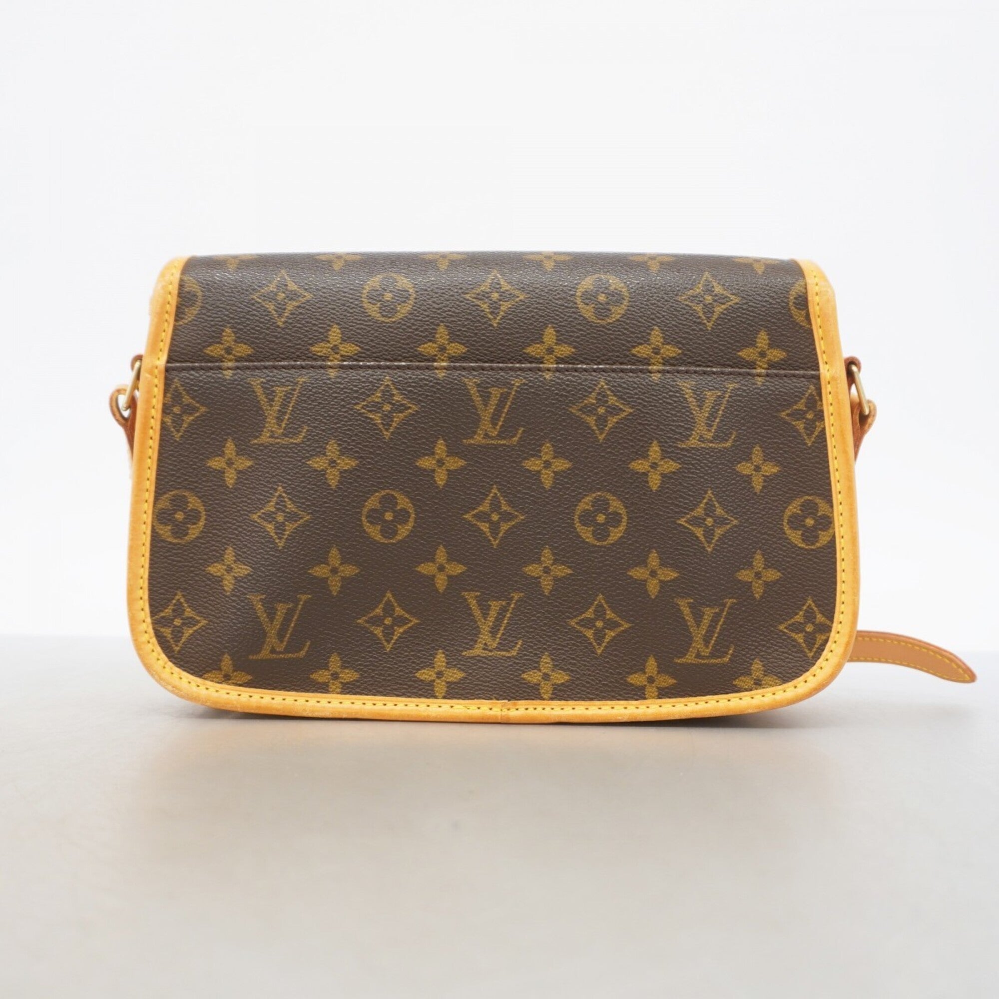Louis Vuitton Brown Shoulder Bag (Pre-Owned)
