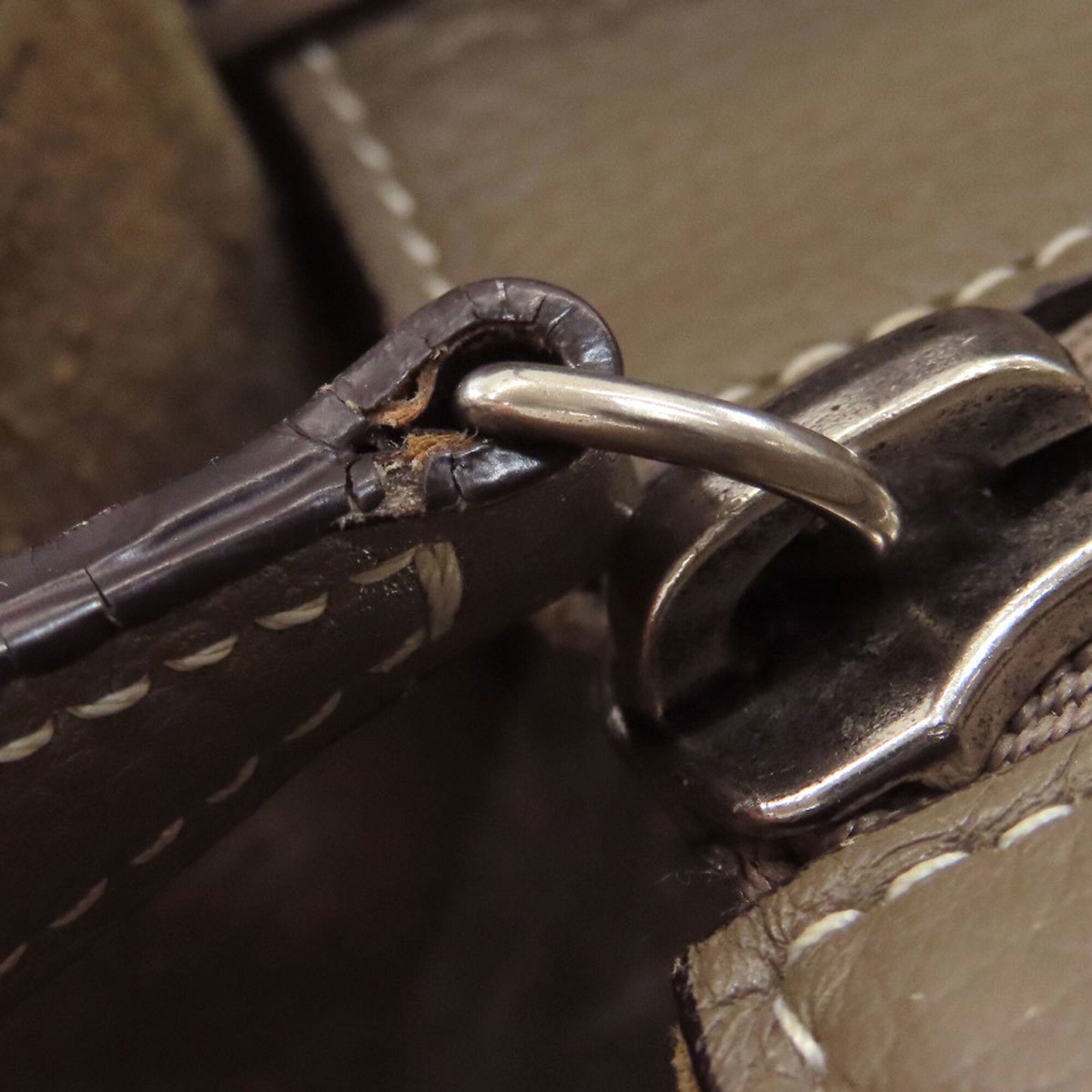 Celine Grayish Leather Handbag (Pre-Owned)