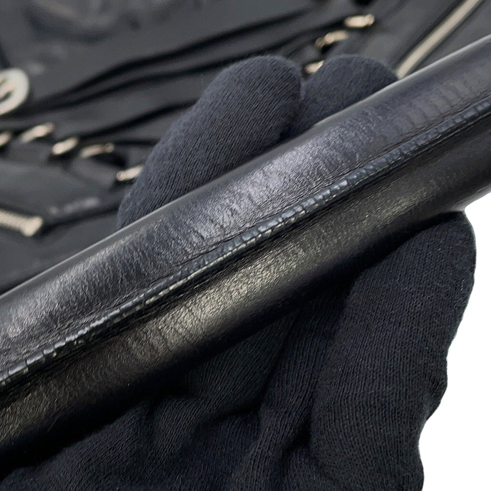 Christian Dior Black Leather Handbag (Pre-Owned)