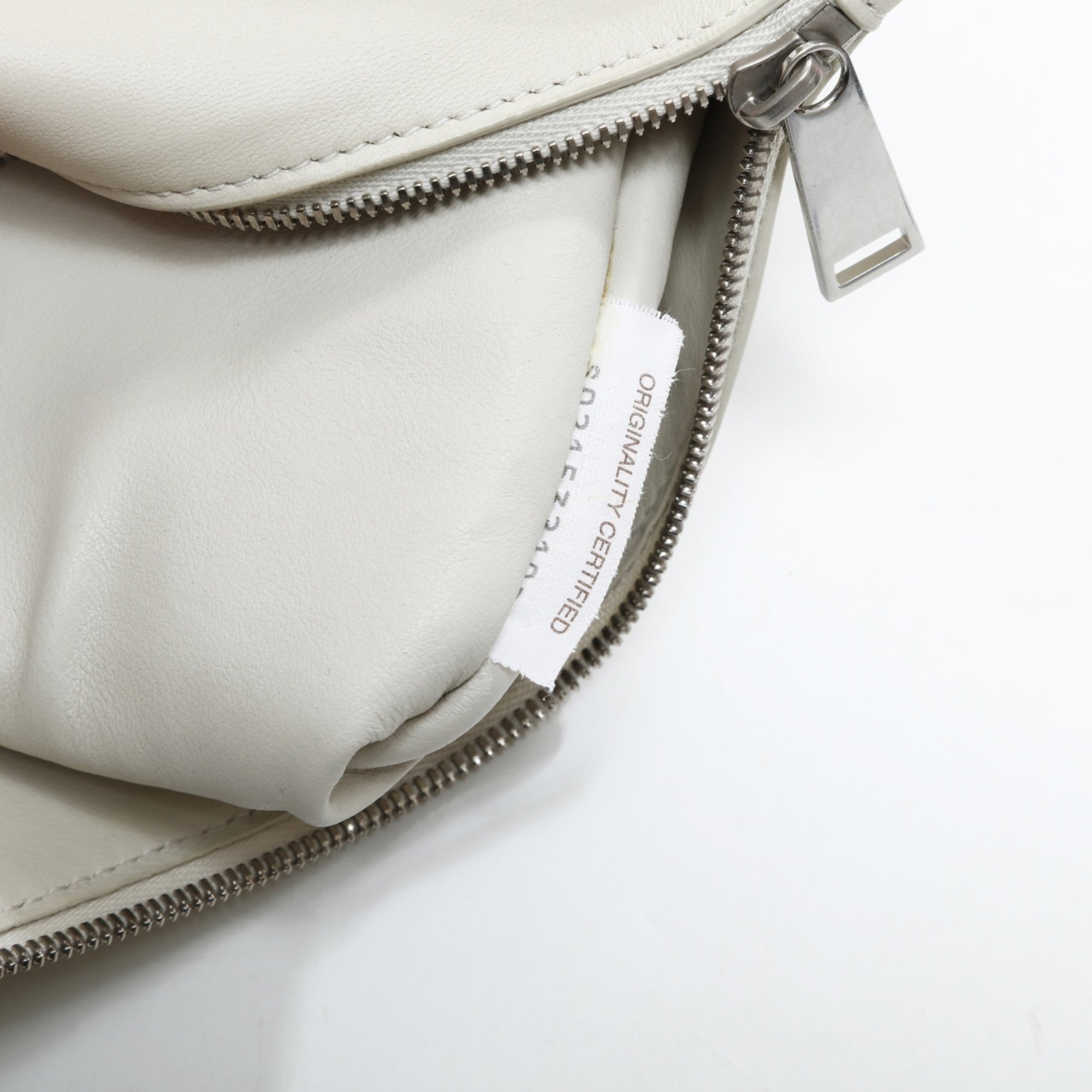 Bottega Veneta White Leather Shoulder Bag (Pre-Owned)
