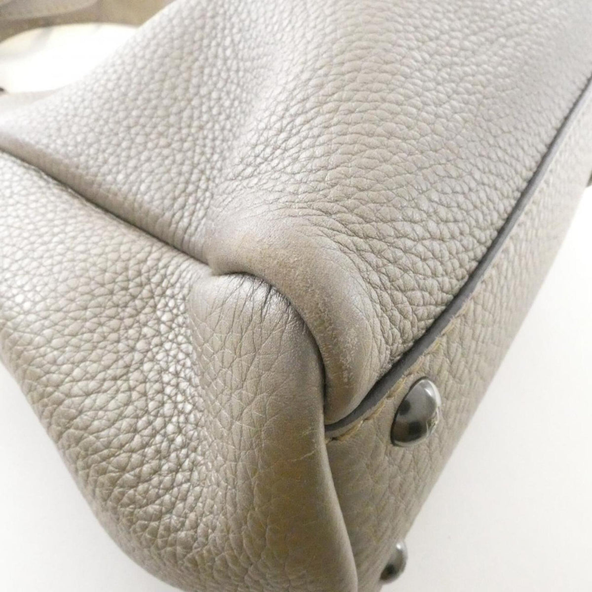 Fendi Silver Leather Handbag (Pre-Owned)