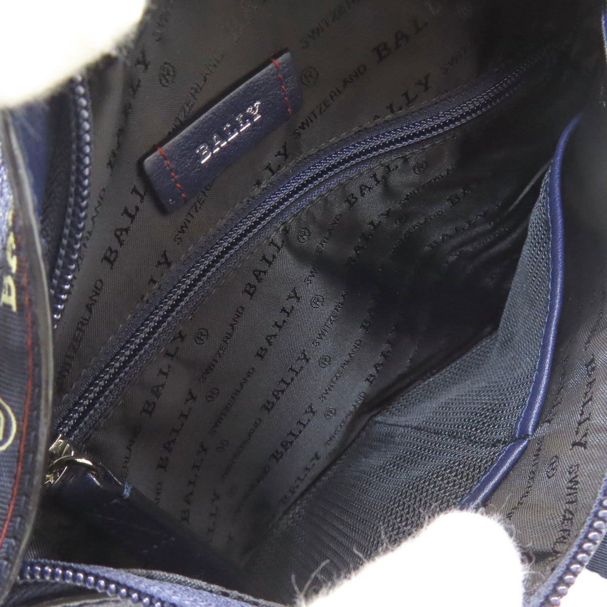 Bally Navy Leather Shoulder Bag (Pre-Owned)