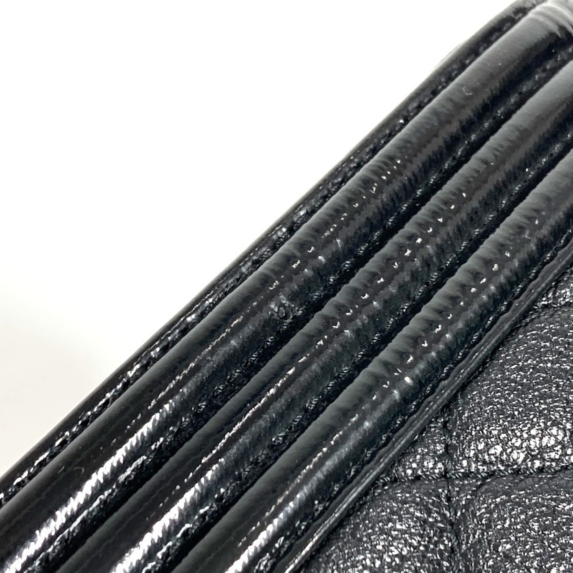 Chanel Matelasse Black Grained Calfskin Shoulder Bag (Pre-Owned)