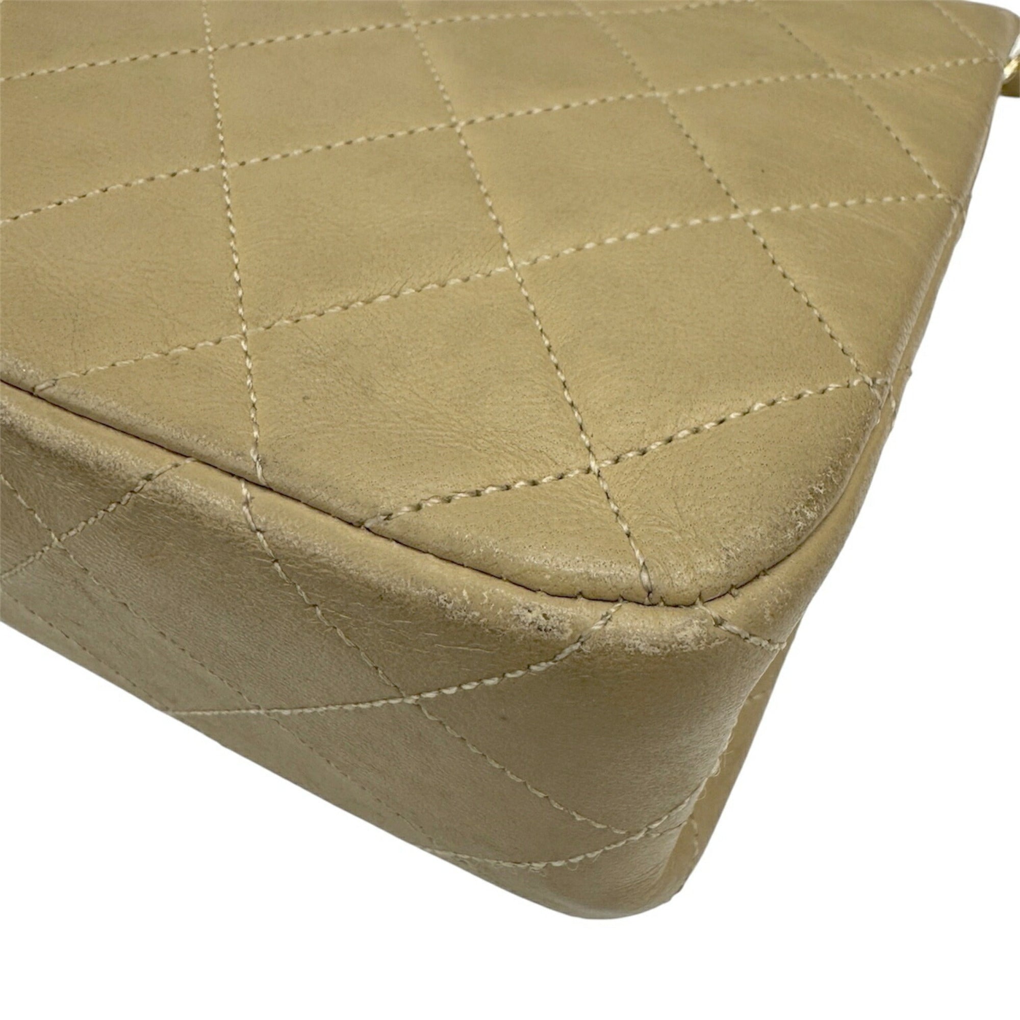 Chanel Matelasse Beige Leather Shoulder Bag (Pre-Owned)