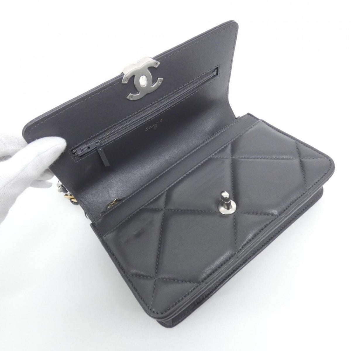Chanel Gray Leather Chain/Shoulder Wallet (Pre-Owned)