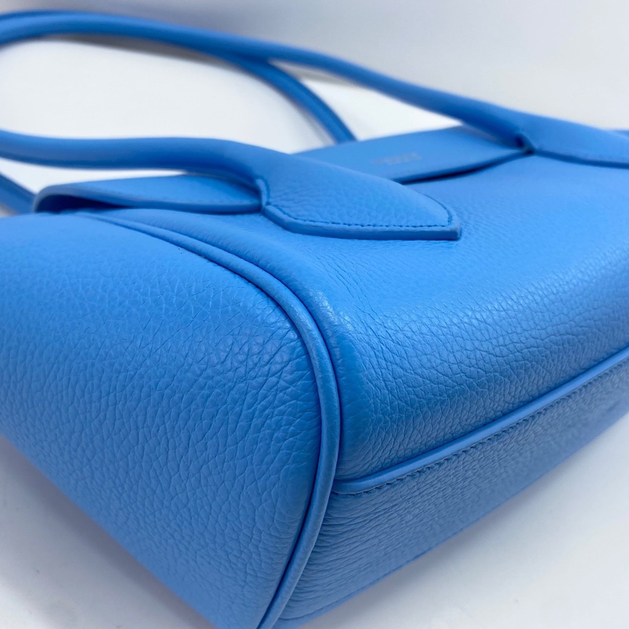 Salvatore Ferragamo Blue Handbag (Pre-Owned)