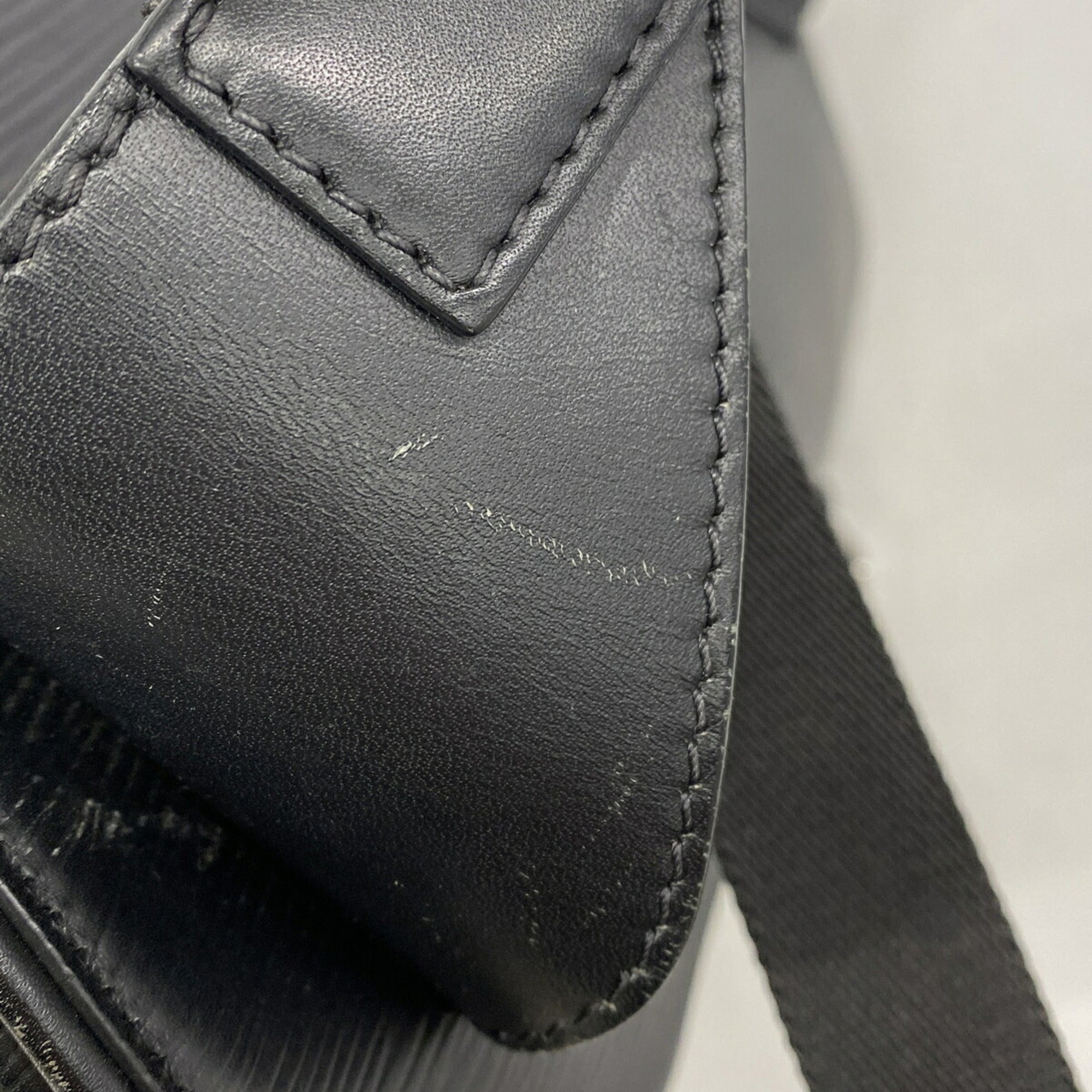 Louis Vuitton Noir Sling Bag (Pre-Owned)