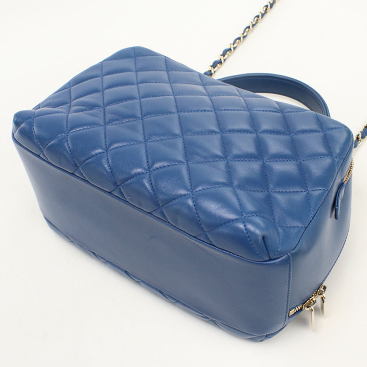 Chanel Blue Leather Handbag (Pre-Owned)