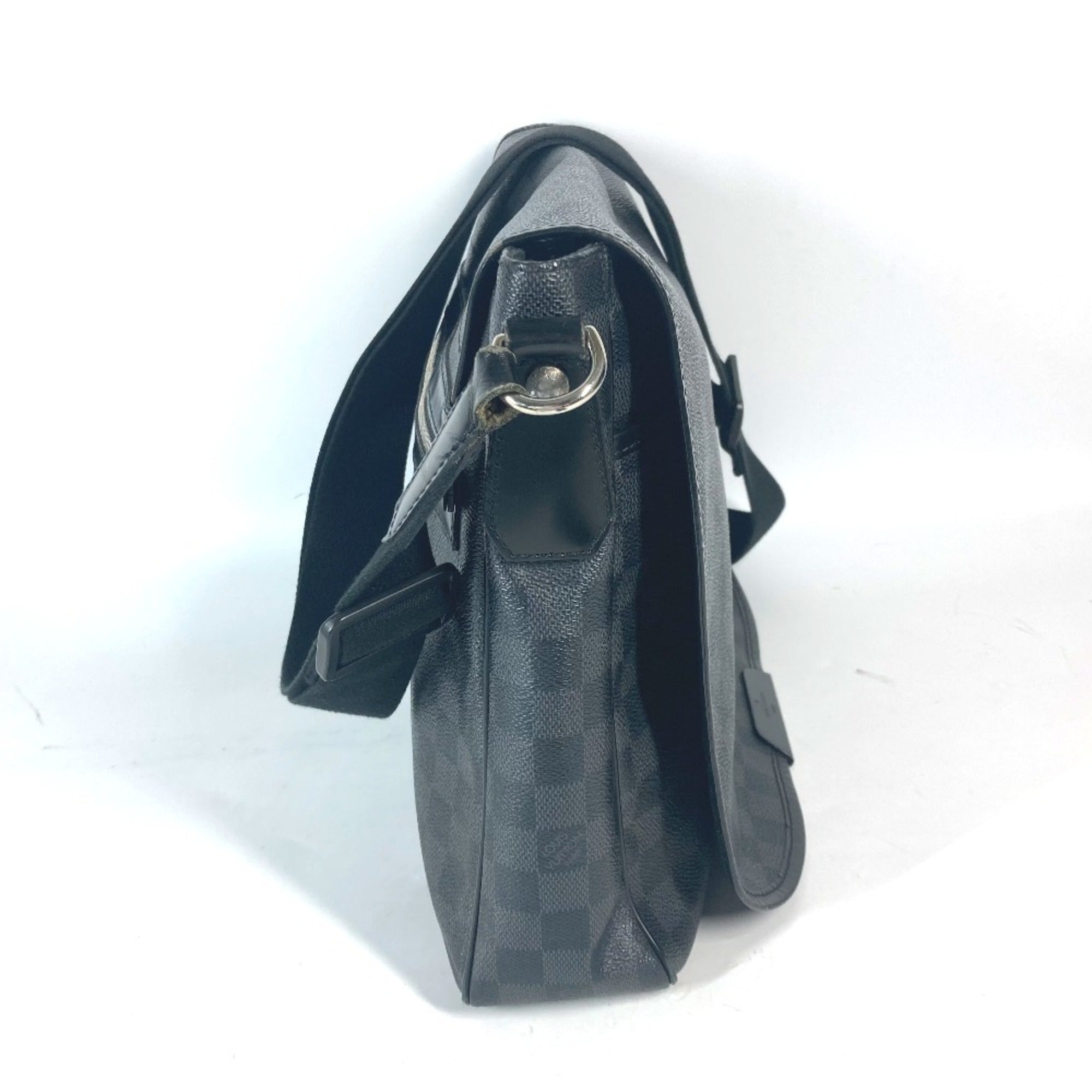 Louis Vuitton Black Damier Graphite Messenger Bag Shoulder Bag (Pre-Owned)
