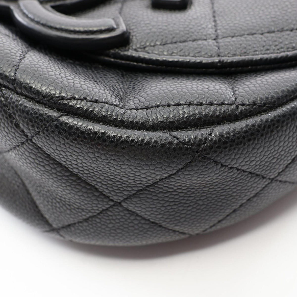 Chanel Black Grained Calfskin Handbag Shoulder Bag (Pre-Owned)