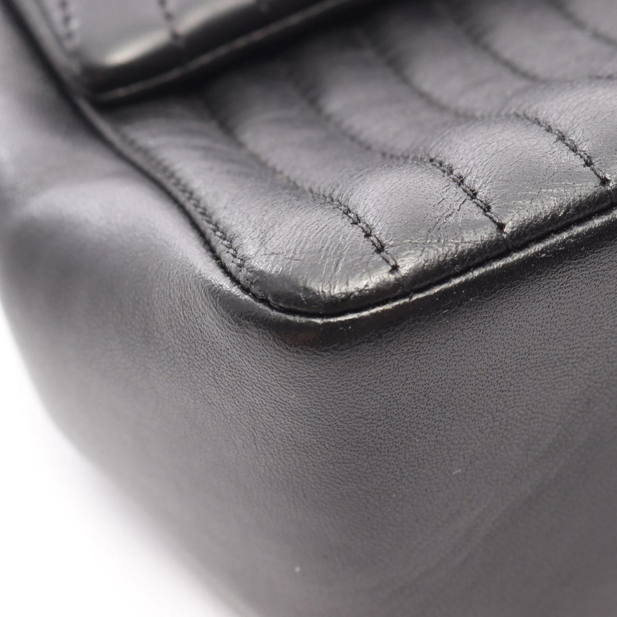Chanel Black Leather Handbag Shoulder Bag (Pre-Owned)