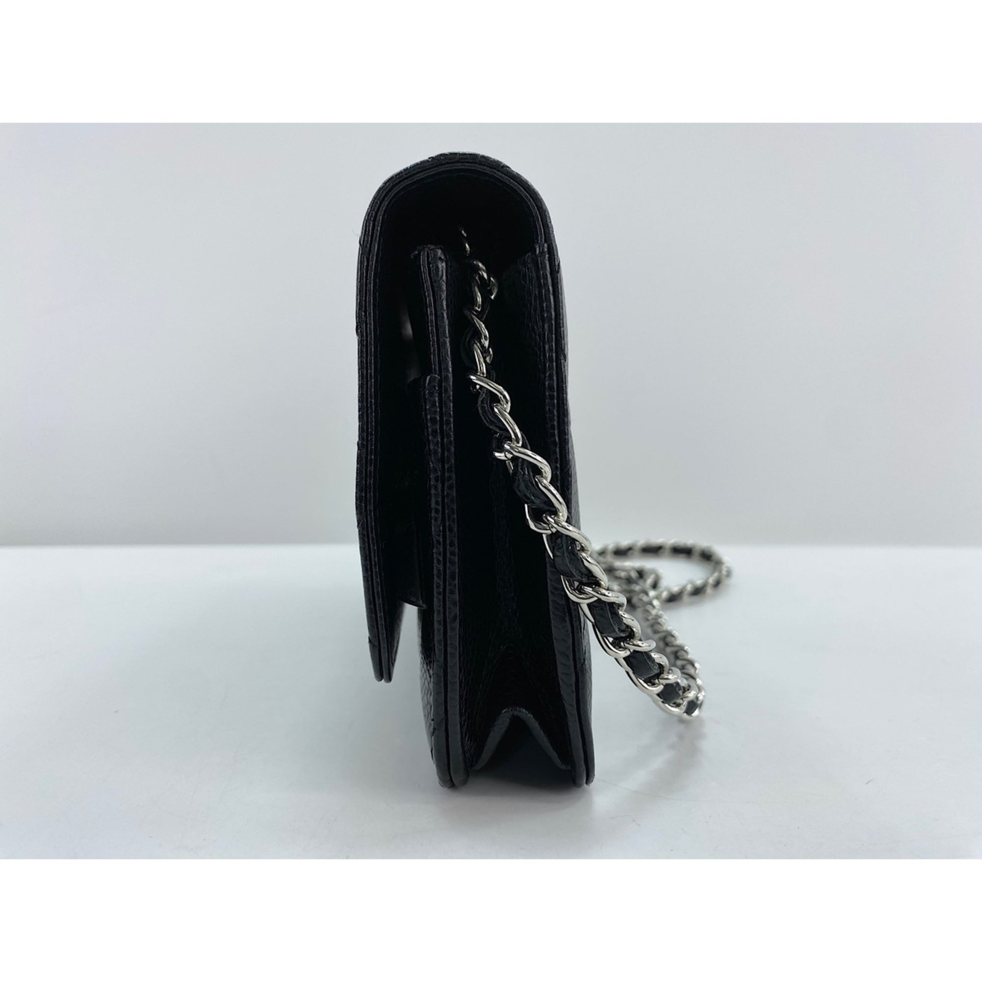Chanel Black Shoulder Bag (Pre-Owned)