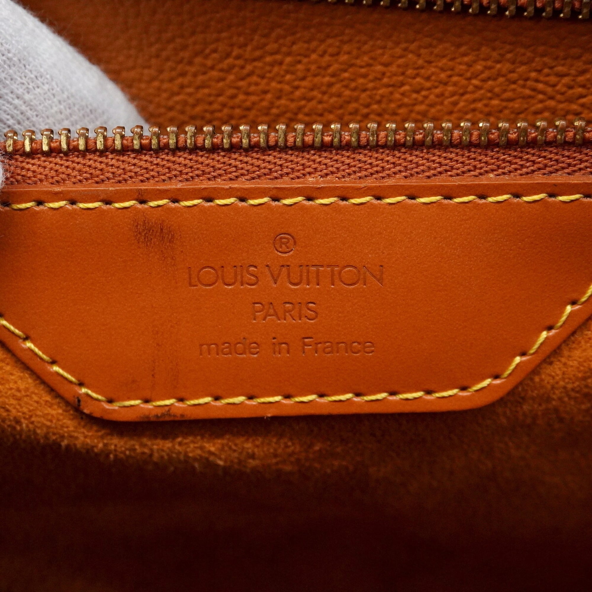Louis Vuitton Gold Cipango Handbag (Pre-Owned)