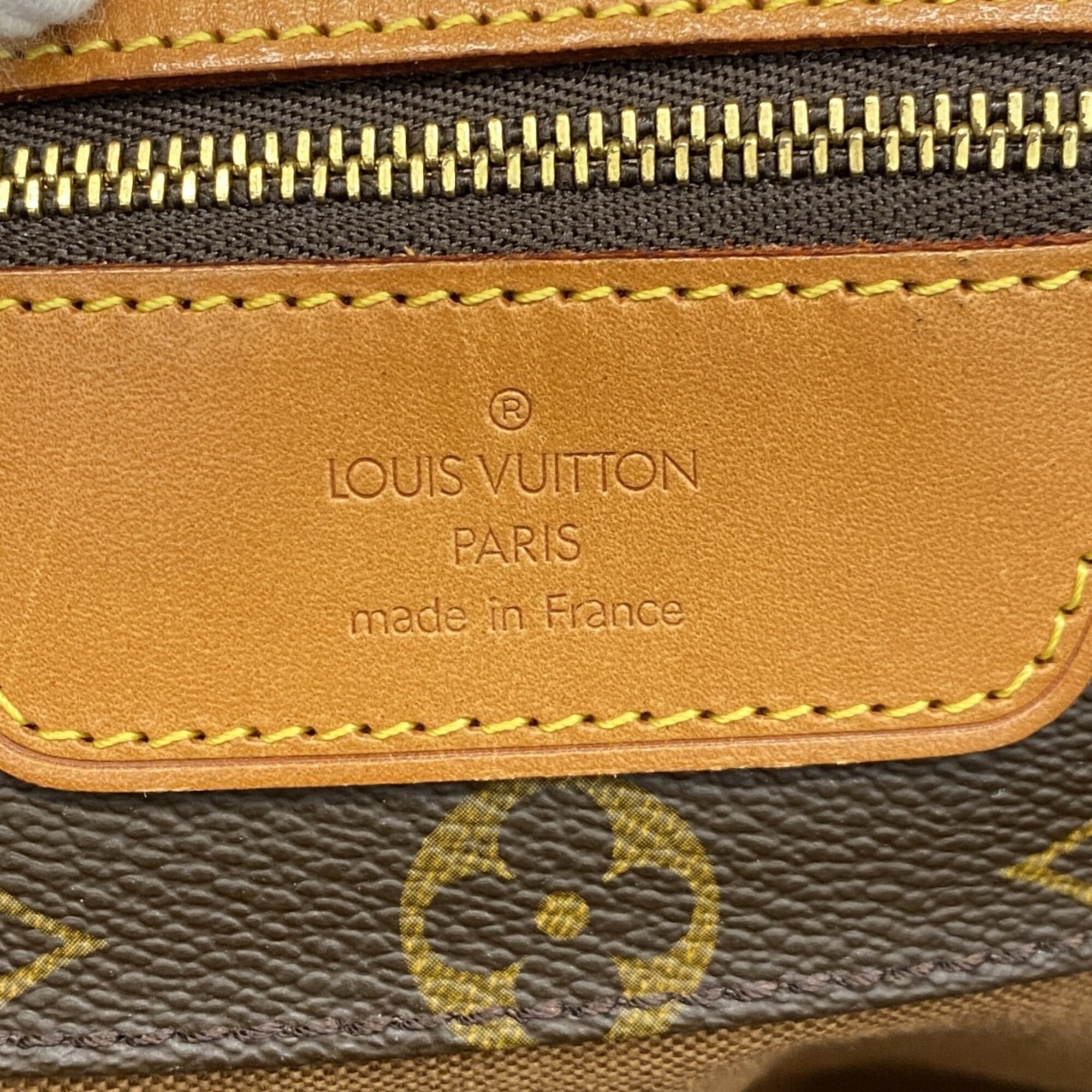 Louis Vuitton Brown Shoulder Bag (Pre-Owned)