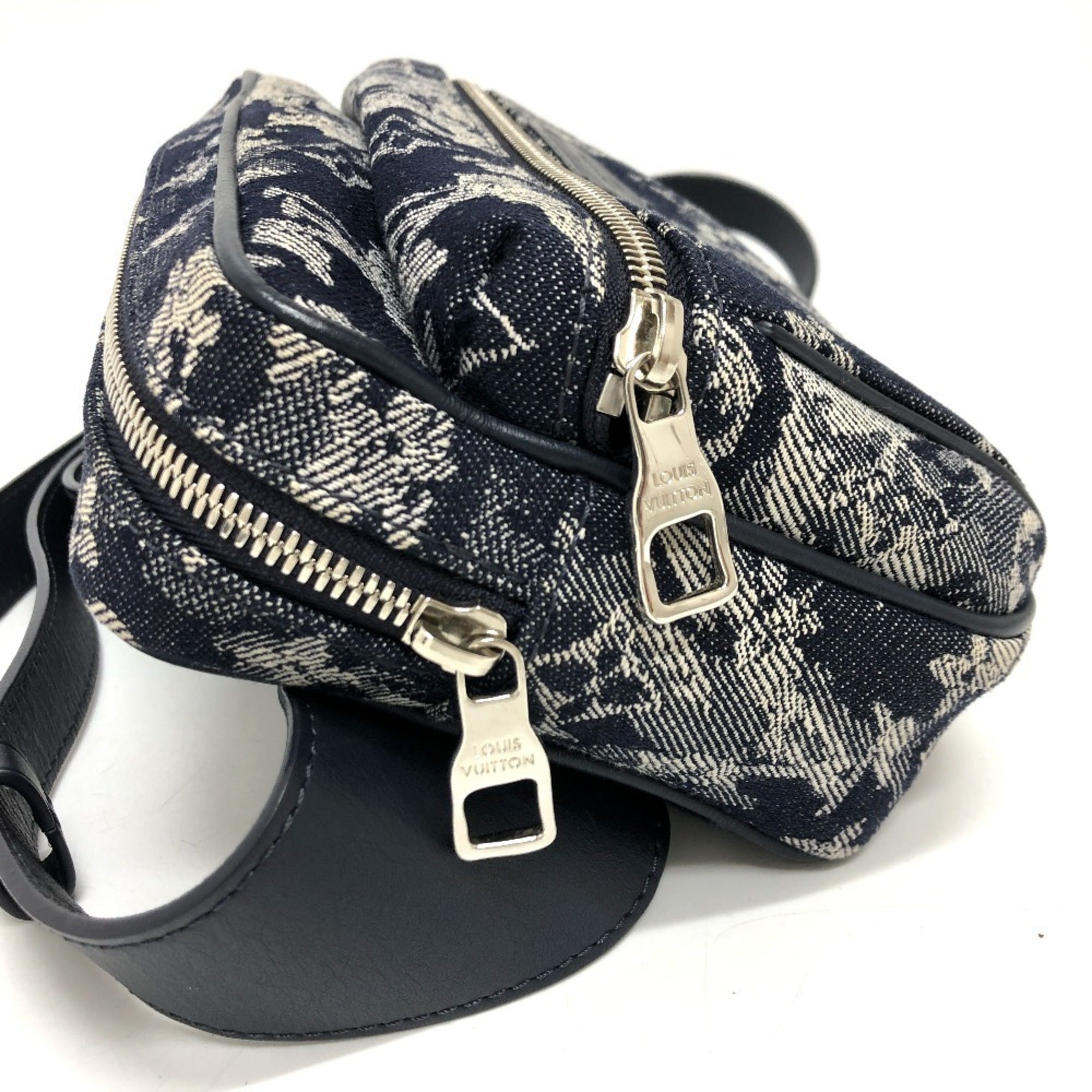 Louis Vuitton Navy Canvas Shoulder Bag Sling Bag (Pre-Owned)