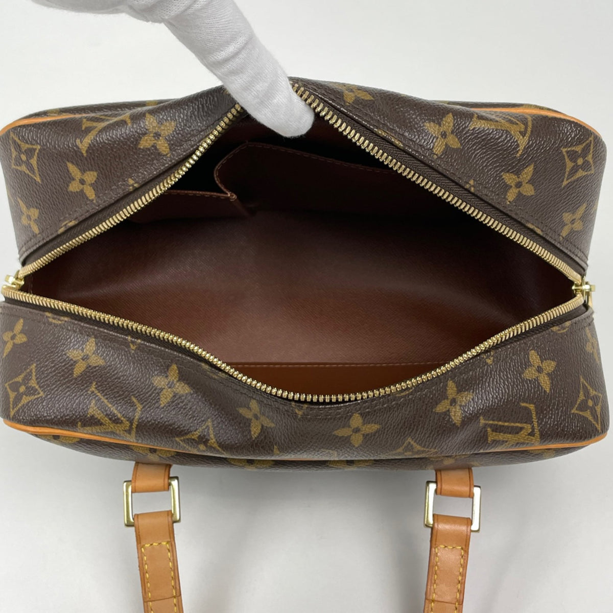 Louis Vuitton Brown Monogram Shoulder Bag (Pre-Owned)