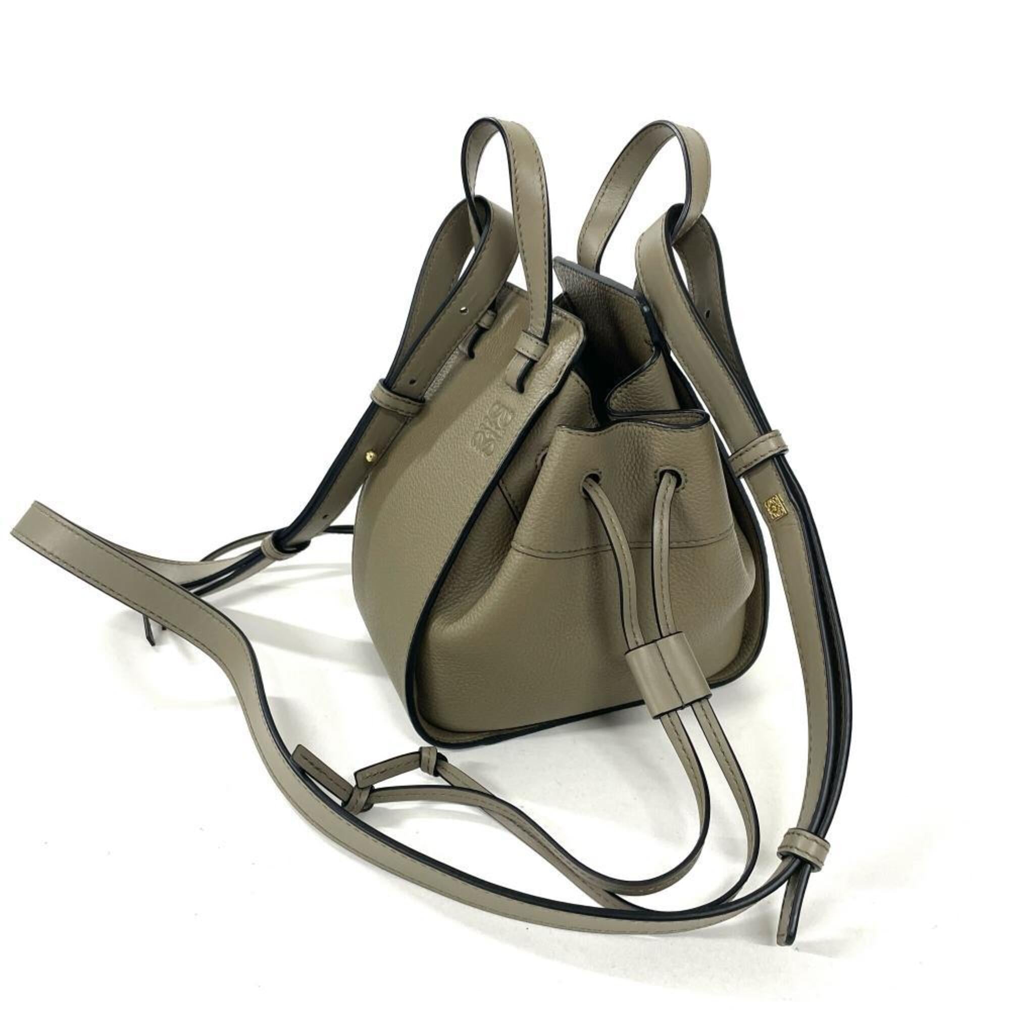 Loewe Gray Leather Handbag (Pre-Owned)
