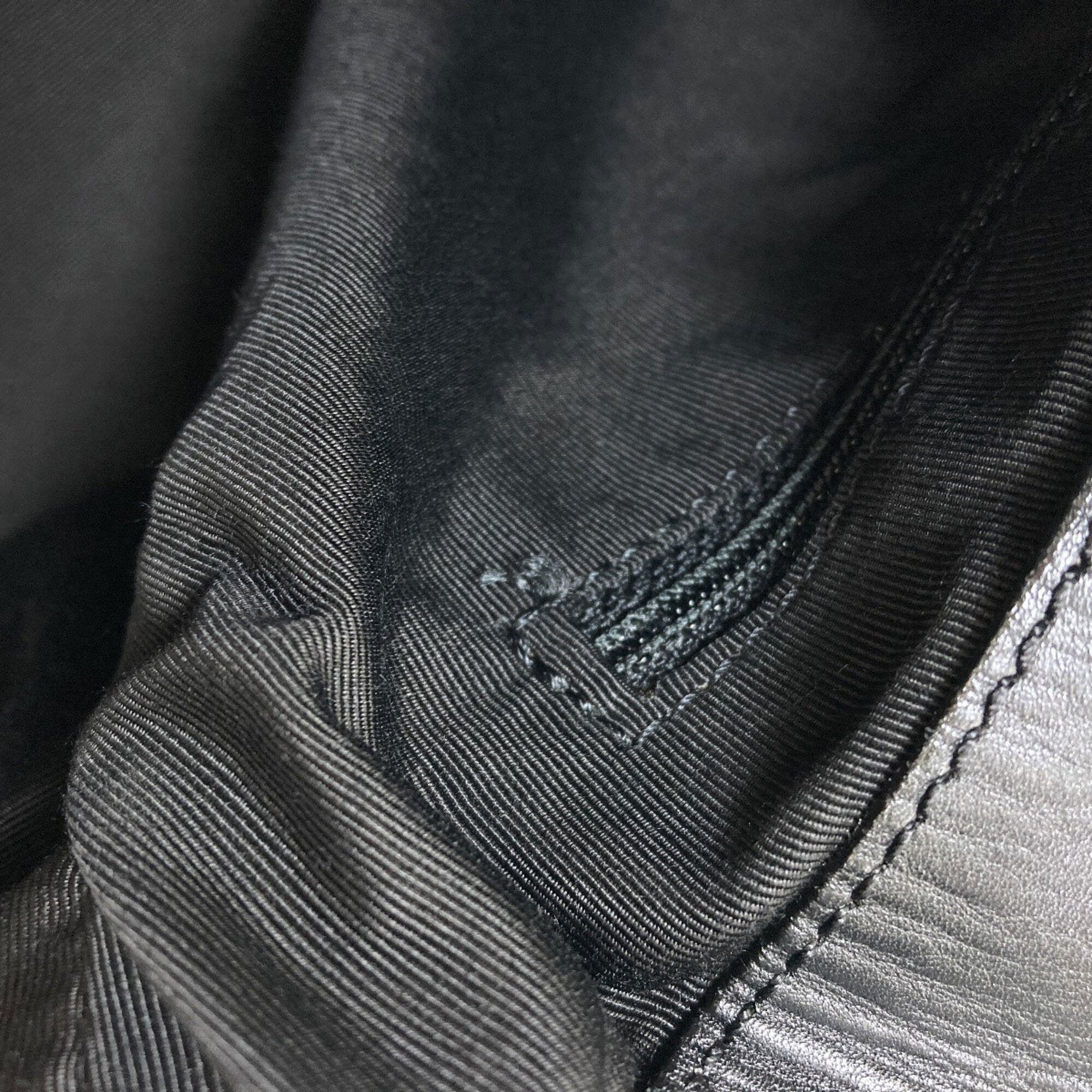 Chanel Black Leather Tote Bag (Pre-Owned)