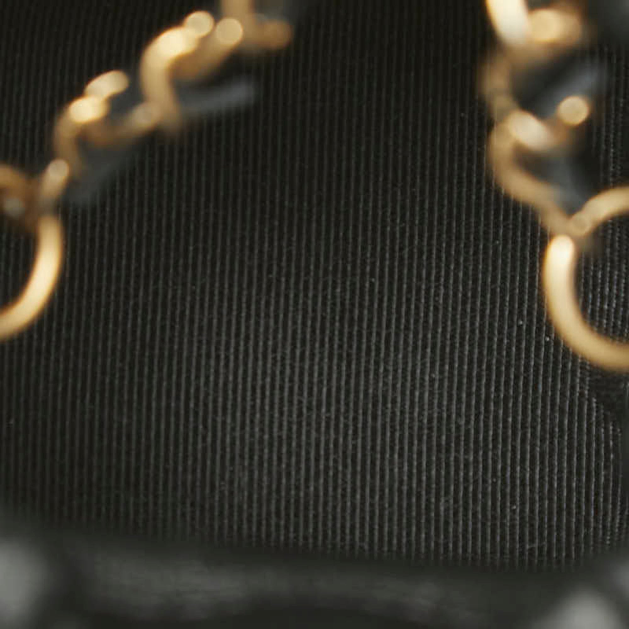 Chanel Black Leather Shoulder Bag (Pre-Owned)
