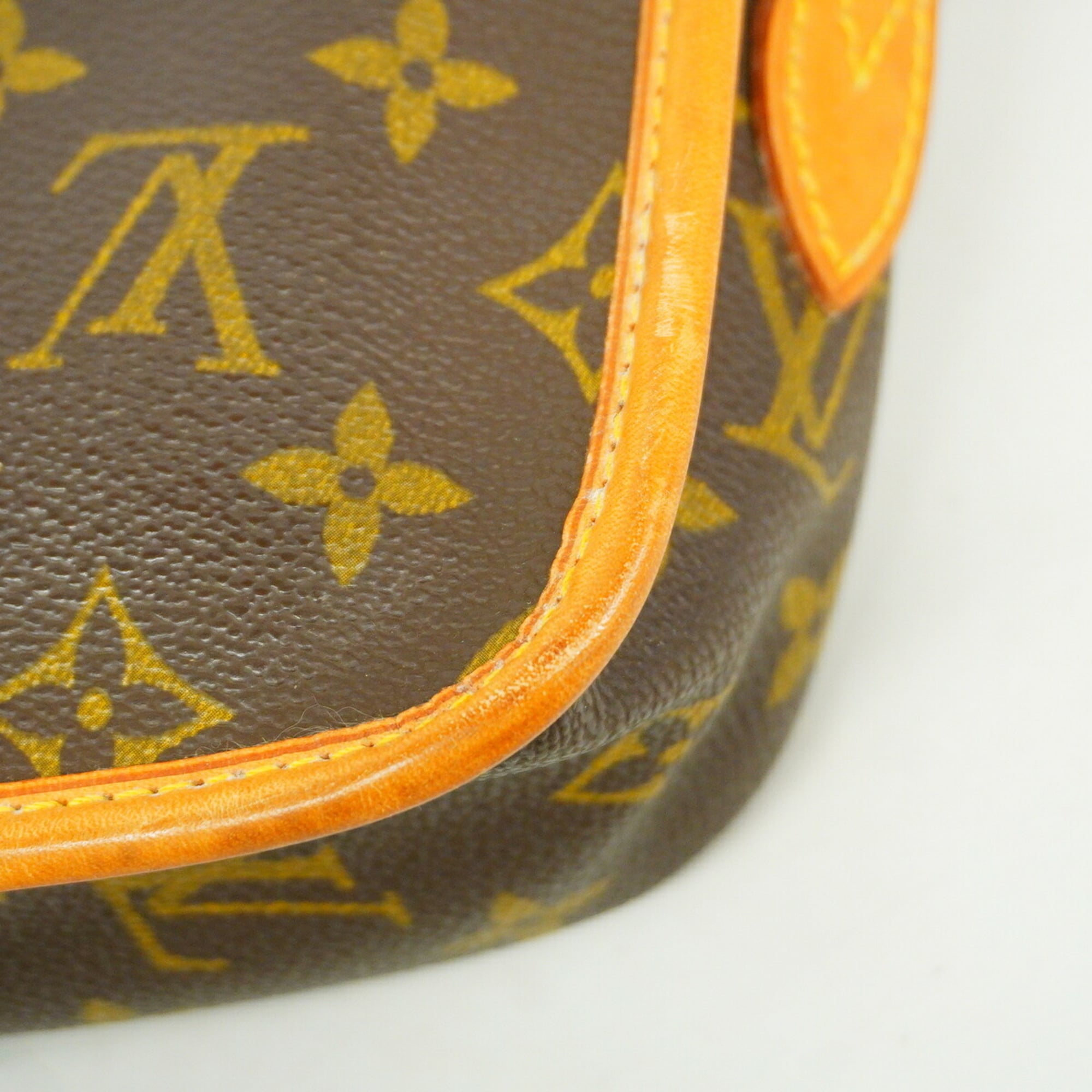 Louis Vuitton Brown Shoulder Bag (Pre-Owned)